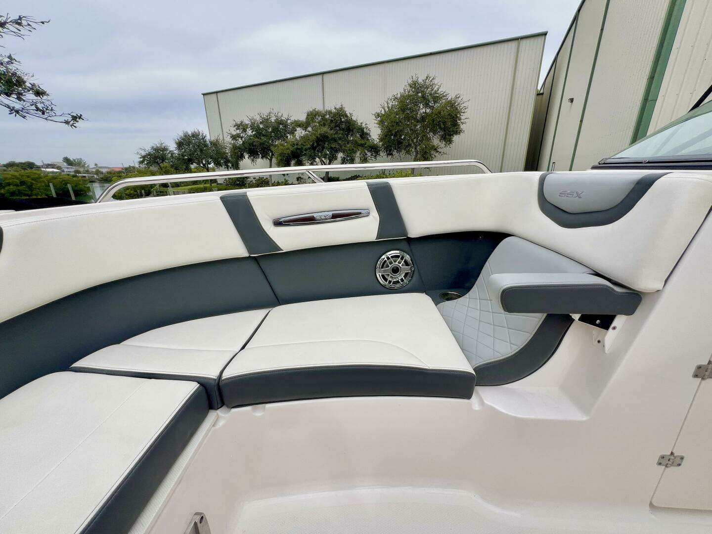 2022 Chaparral 267 SSX OB - Image 22