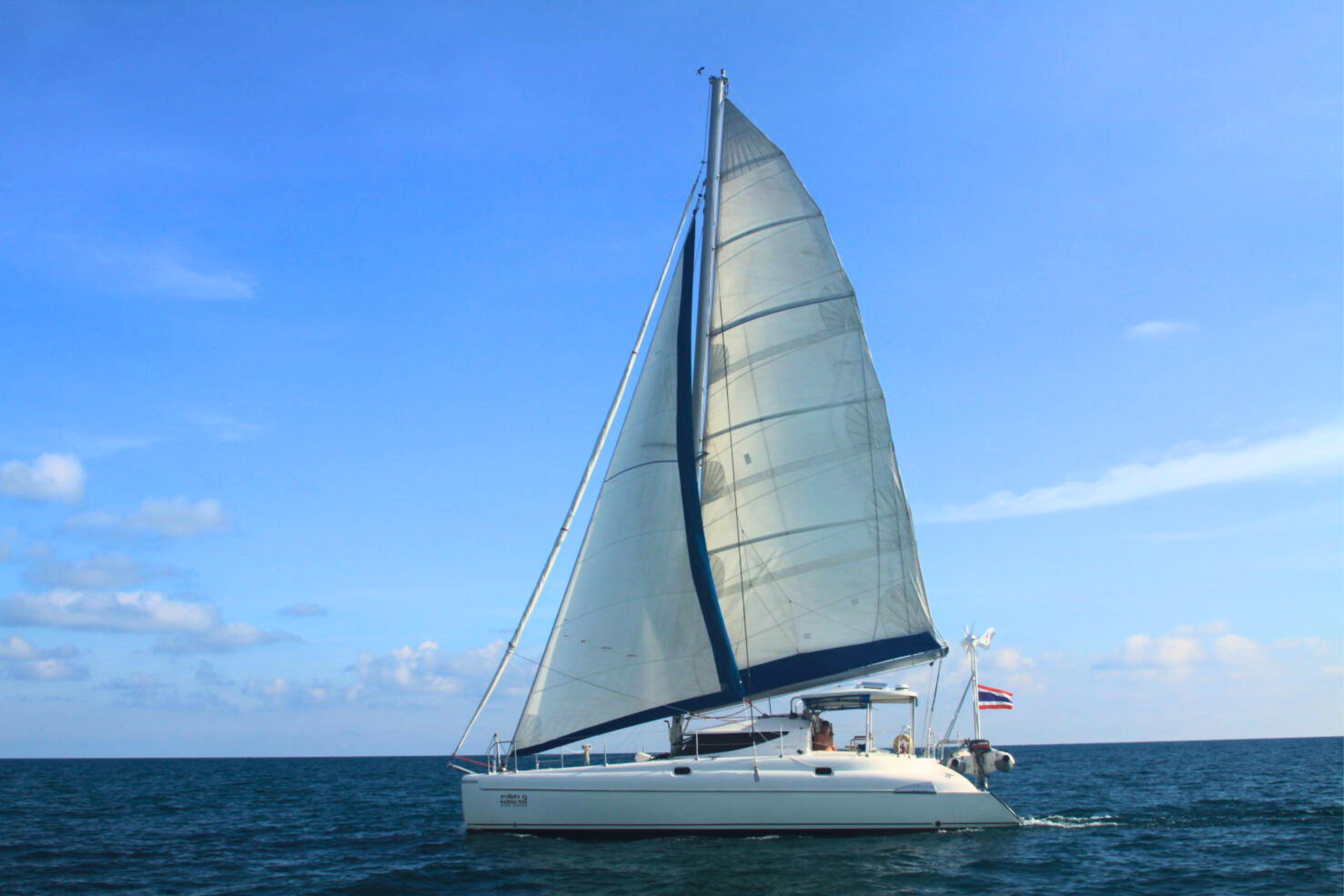 2004 Fountaine Pajot Athena 38