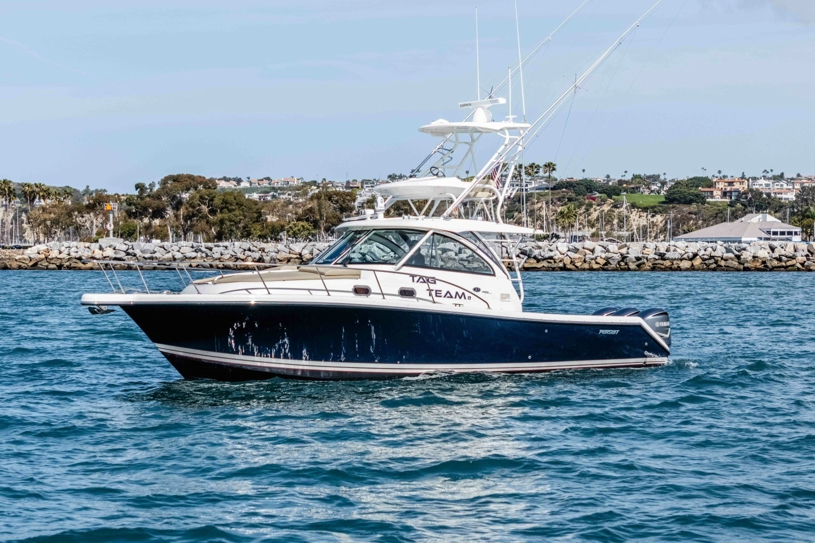 2018 Pursuit 385 Offshore - Image 25