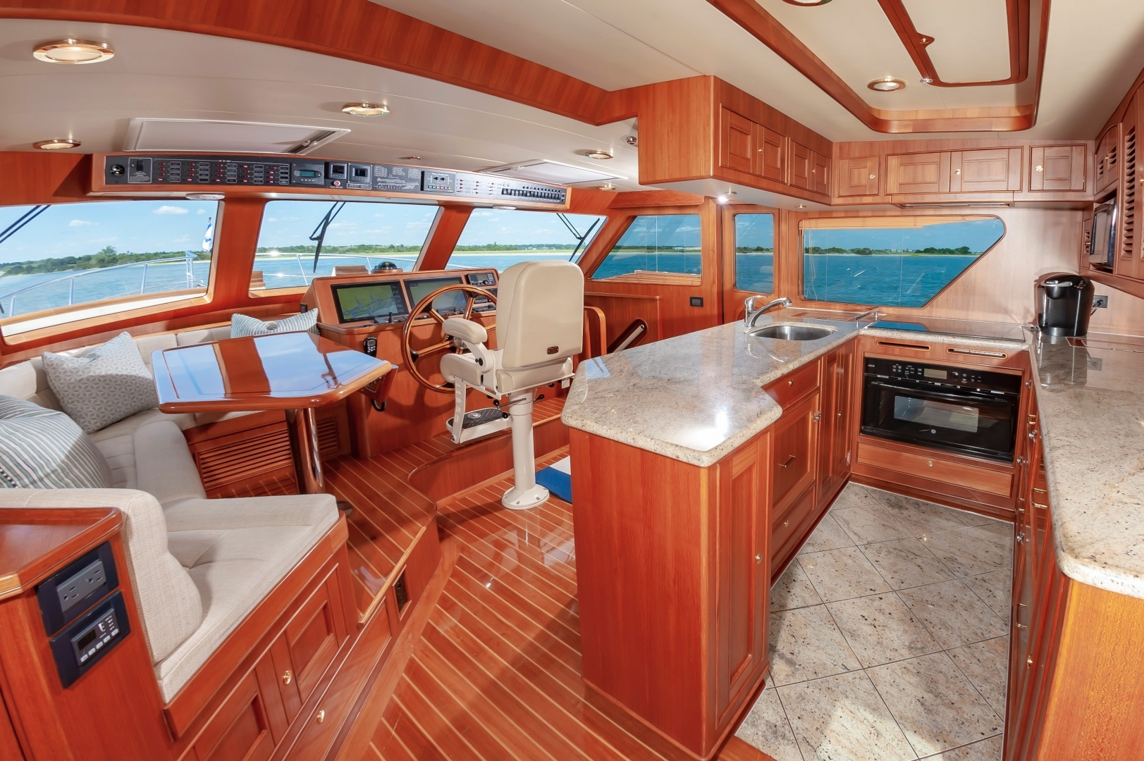2015 Marlow Explorer 58E - Image 14