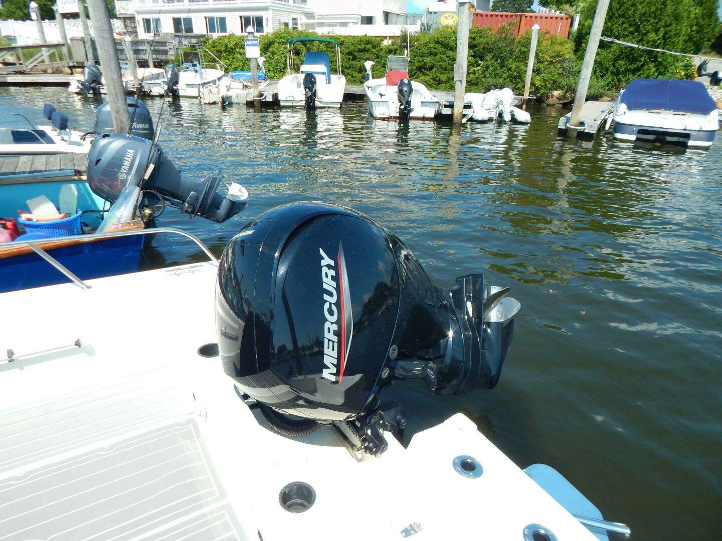2020 Boston Whaler 190 Montauk - Image 6