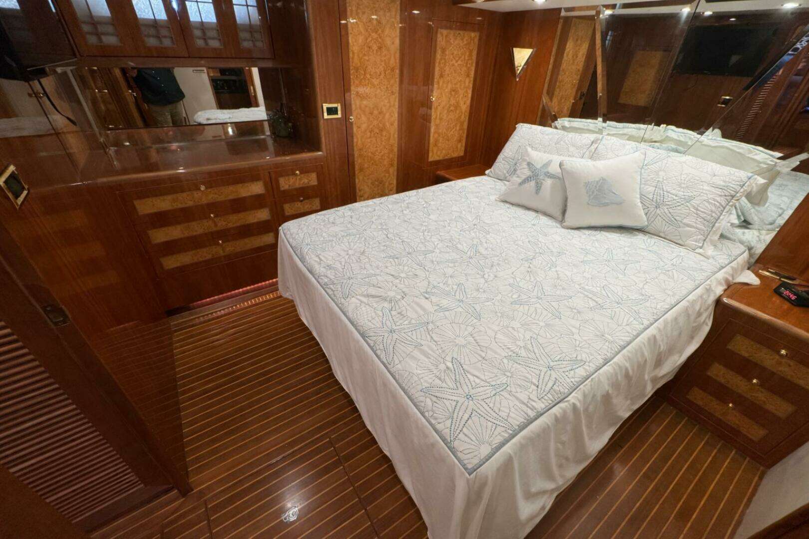 2004 Altima 55 Pilothouse - Image 39