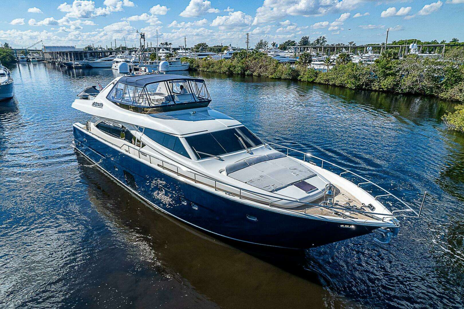 2006 Ferretti Yachts 830 - Image 3