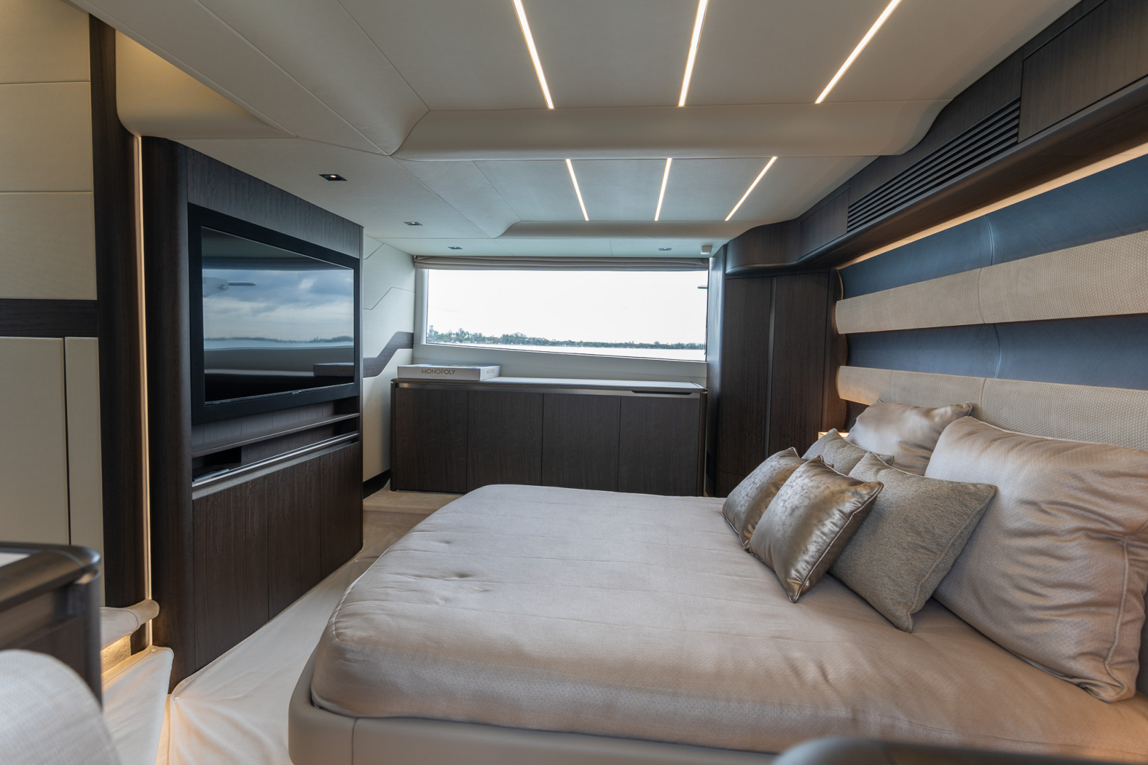 2025 Galeon 560 FLY - Image 47