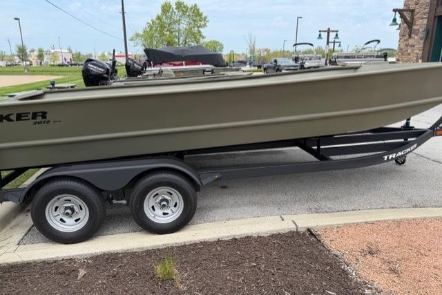 2026 Tracker Grizzly 2072 Utility