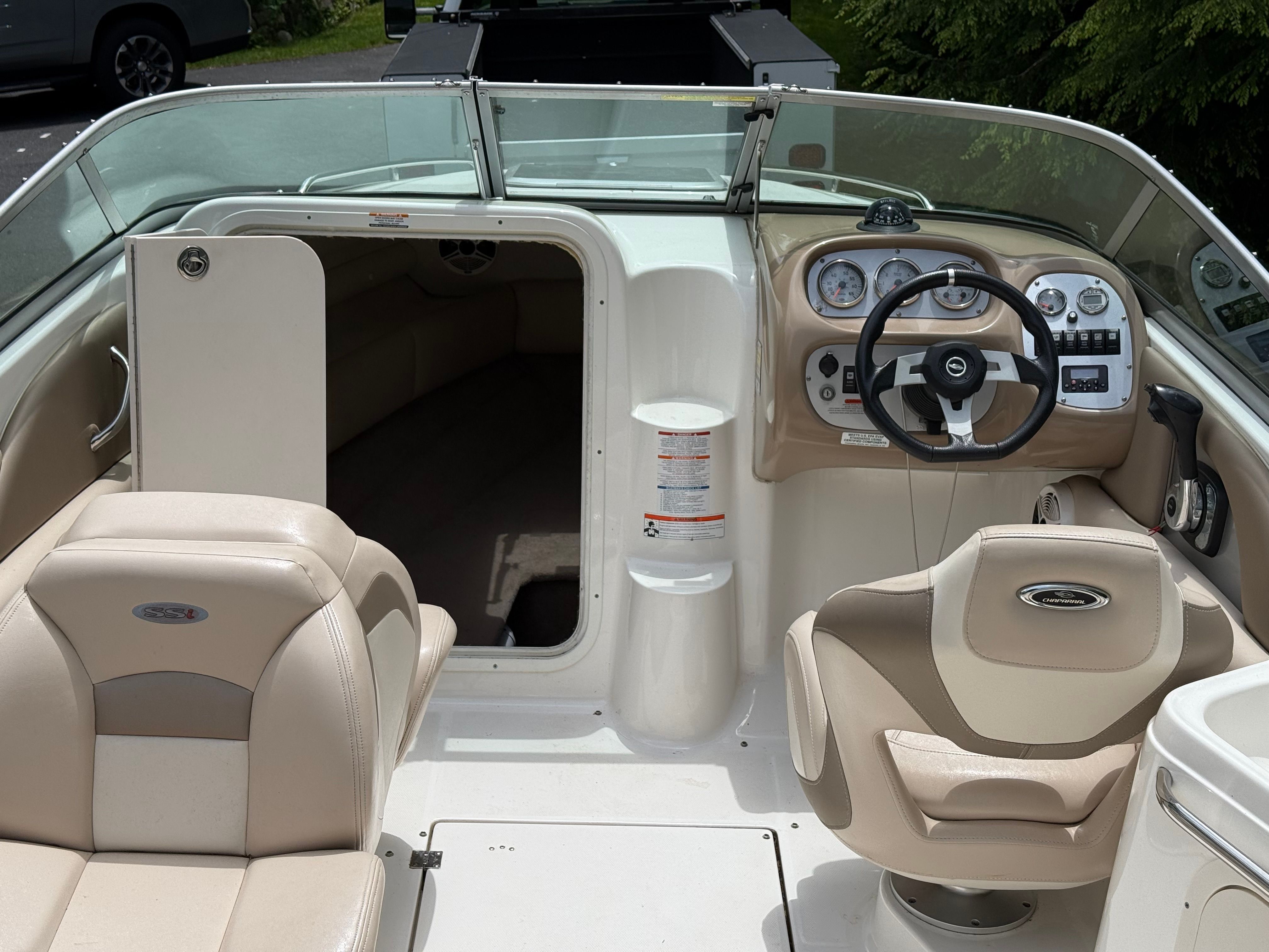 2011 Chaparral 215 SSi - 15