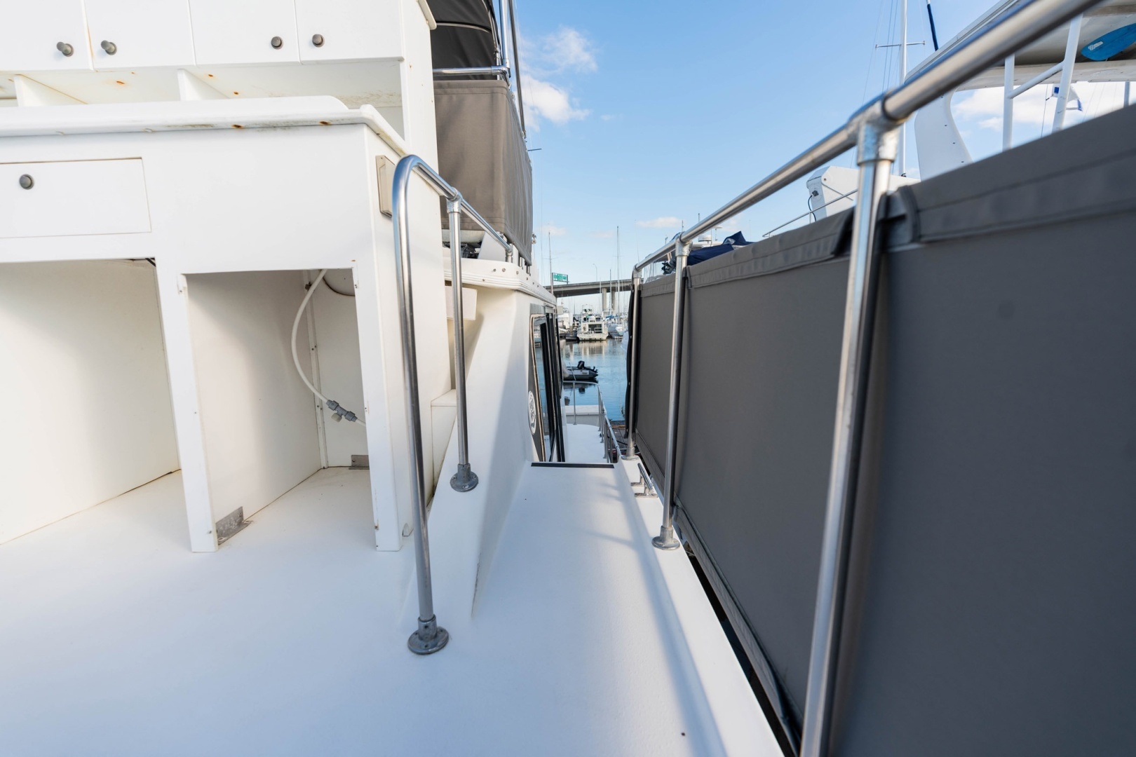2001 Harbor Master 520 Coastal - Image 19