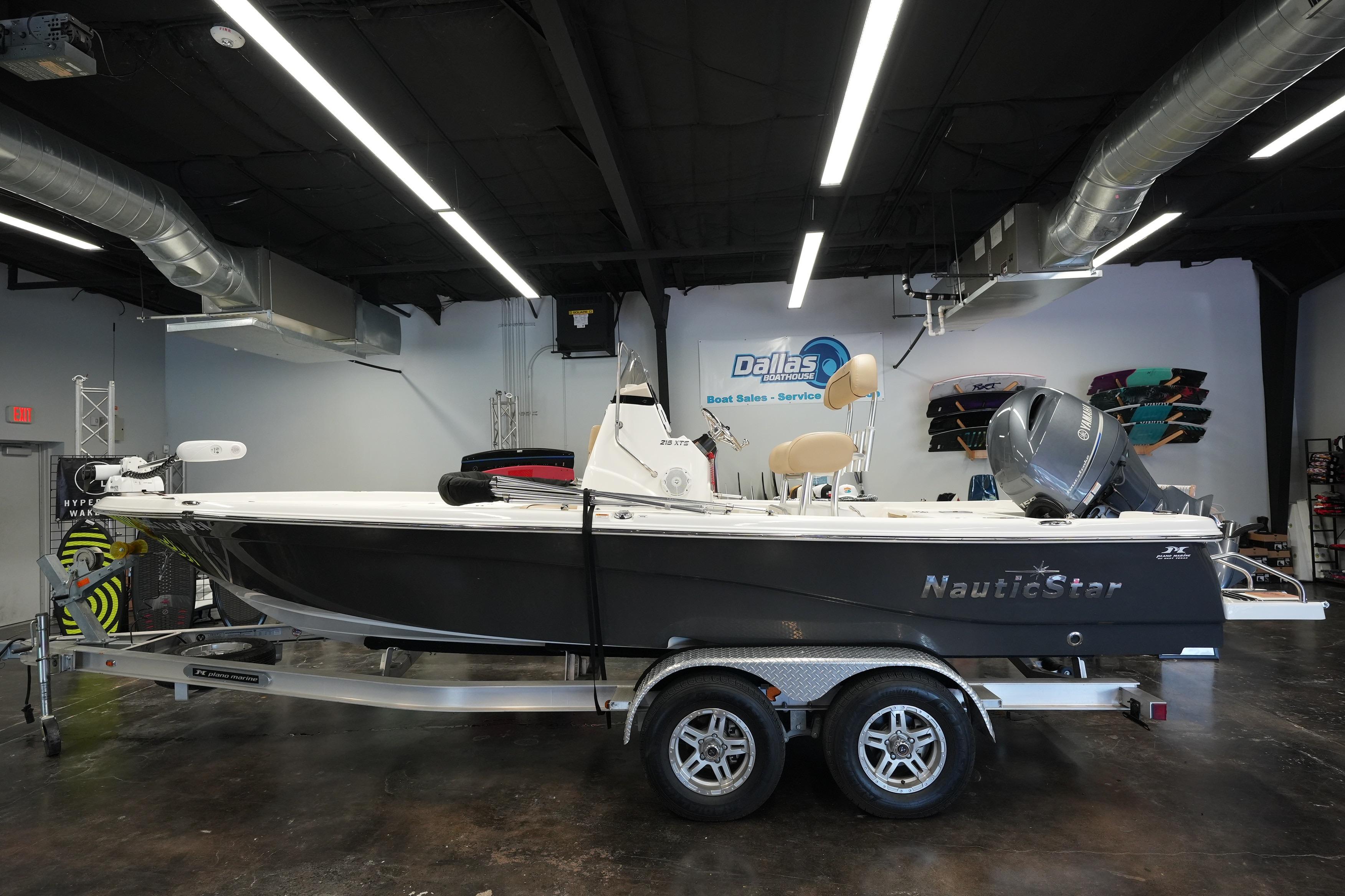 2019 NauticStar 215 XTS