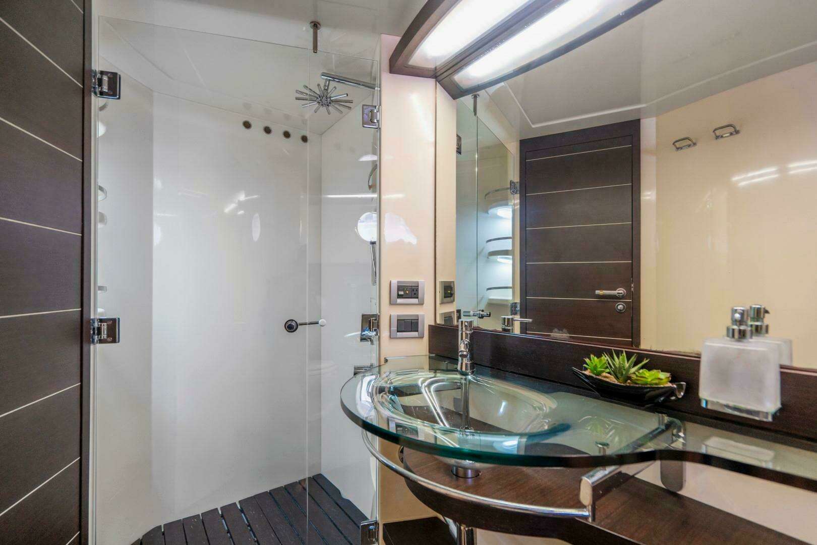 2007 Azimut 68S - Image 43