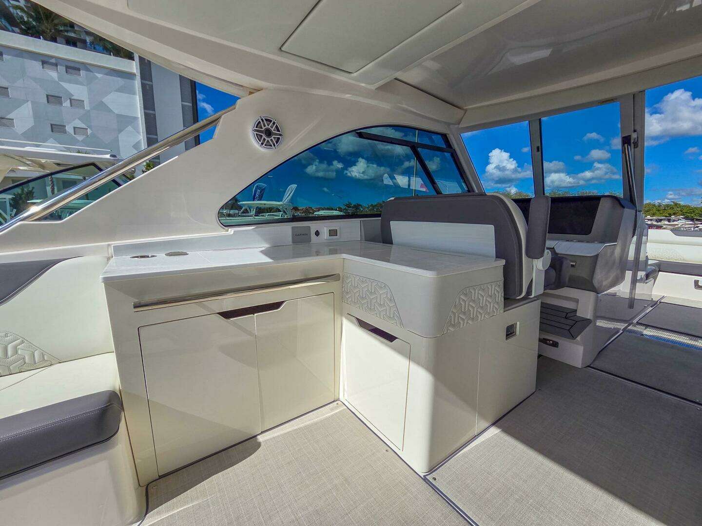 2025 Regal LX36 - Image 13