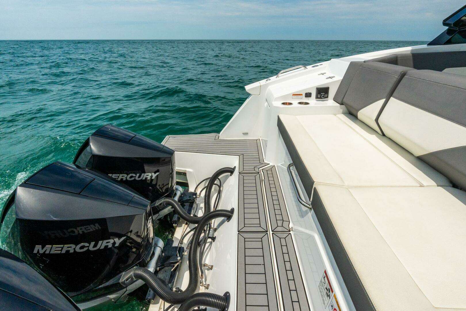 2021 Cruisers Yachts — - Image 29
