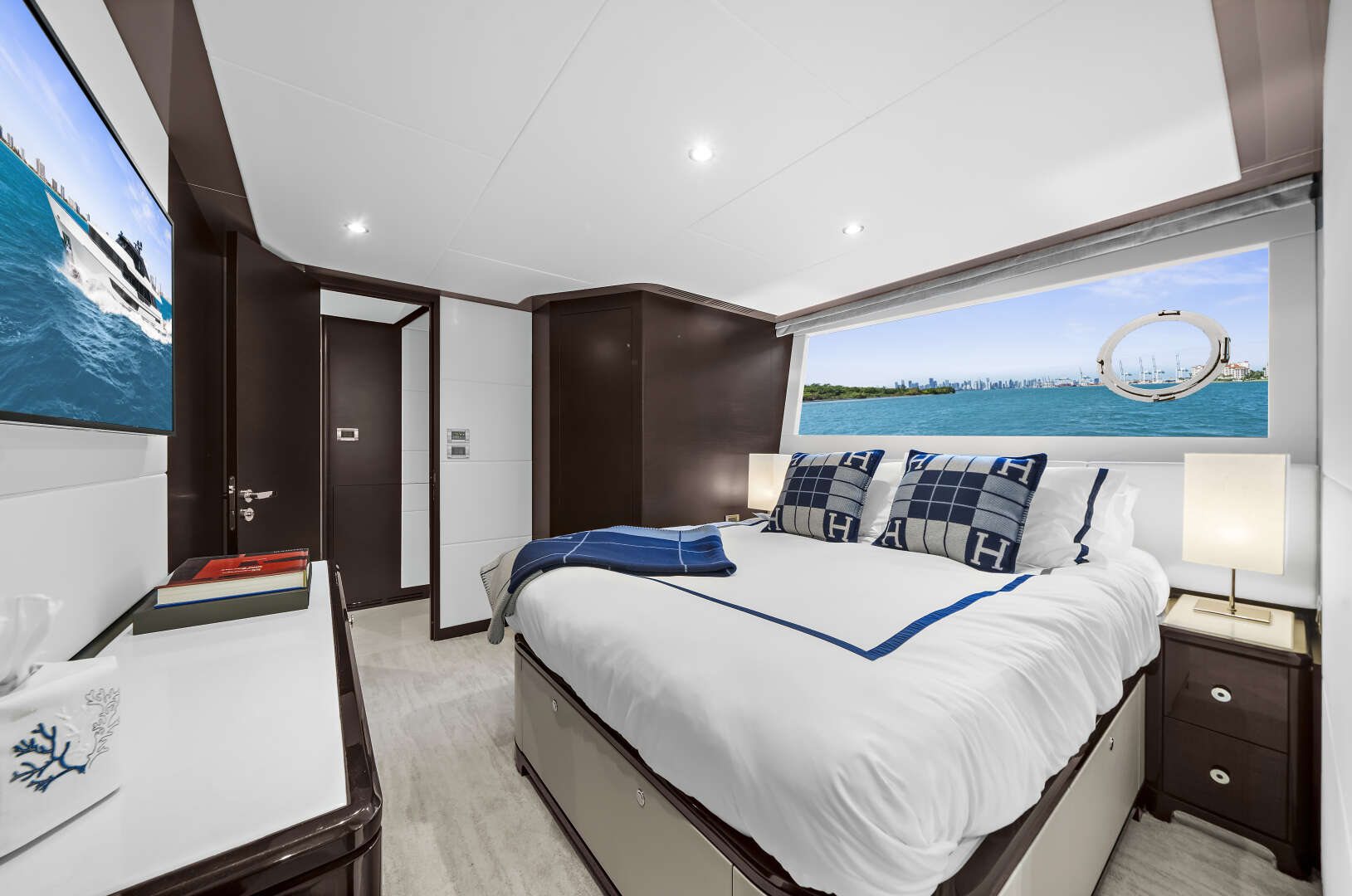 2024 Ocean Alexander 32L - Image 64