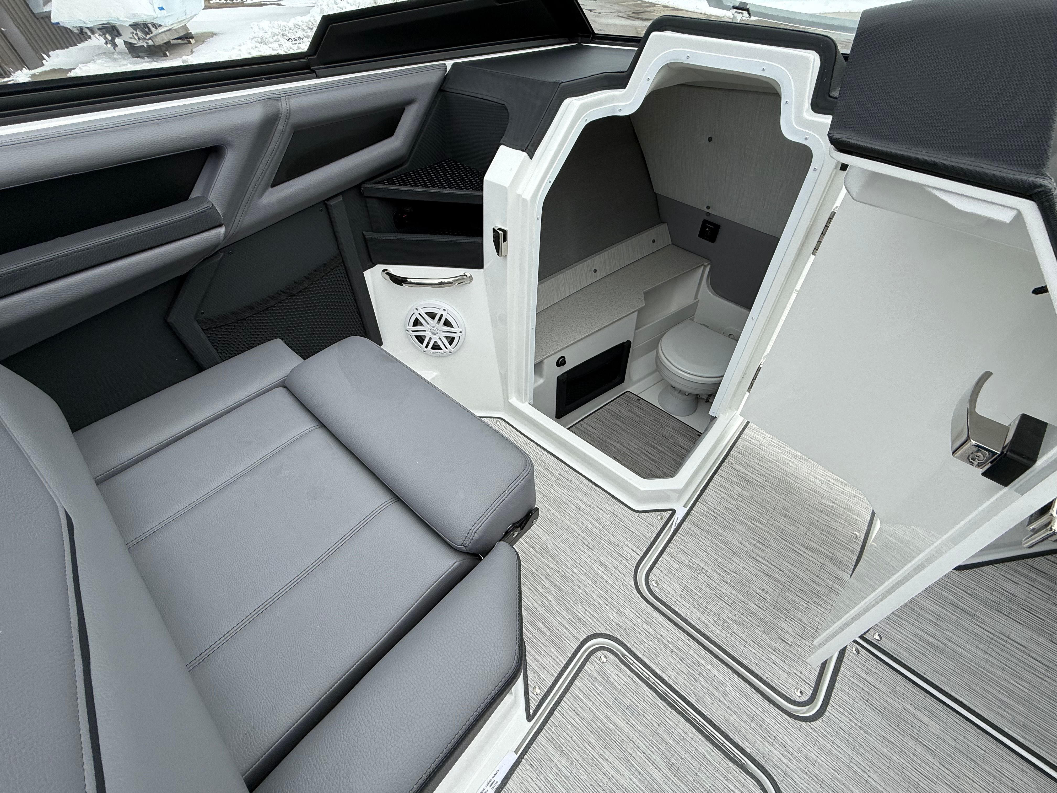 2026 Cobalt R8 Surf - 39