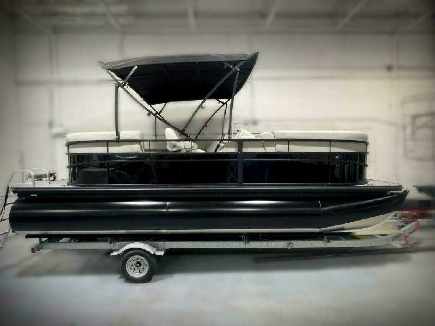 2024 Vision WX Tritoon - Image 6