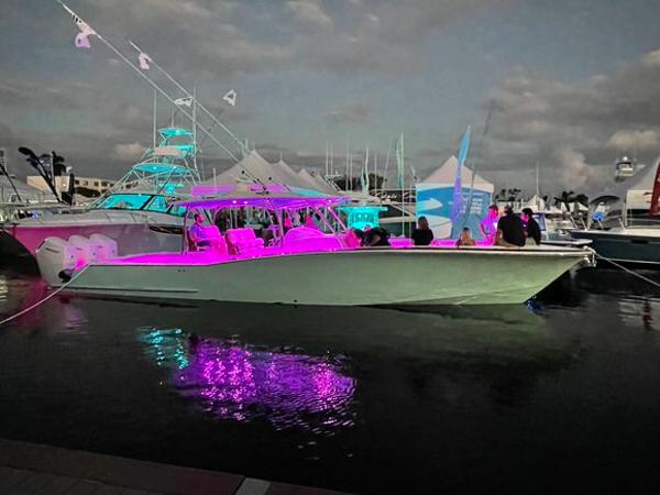 2026 Mag Bay 43 Center Console - 68