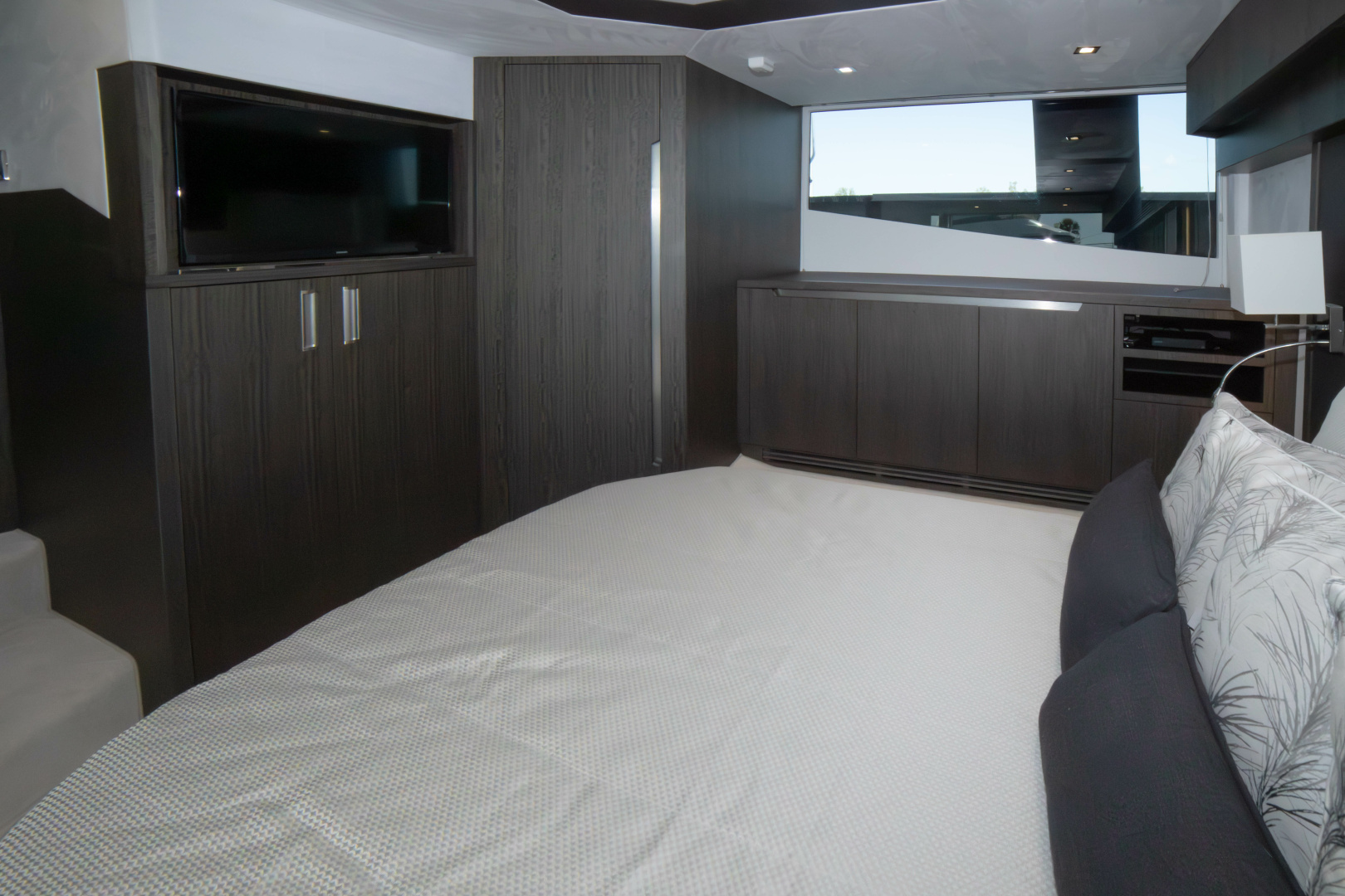 2024 Galeon 510 SKY - Image 42