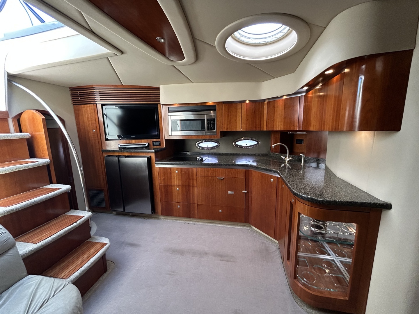 2006 Cruisers Yachts 520 Express - Image 20
