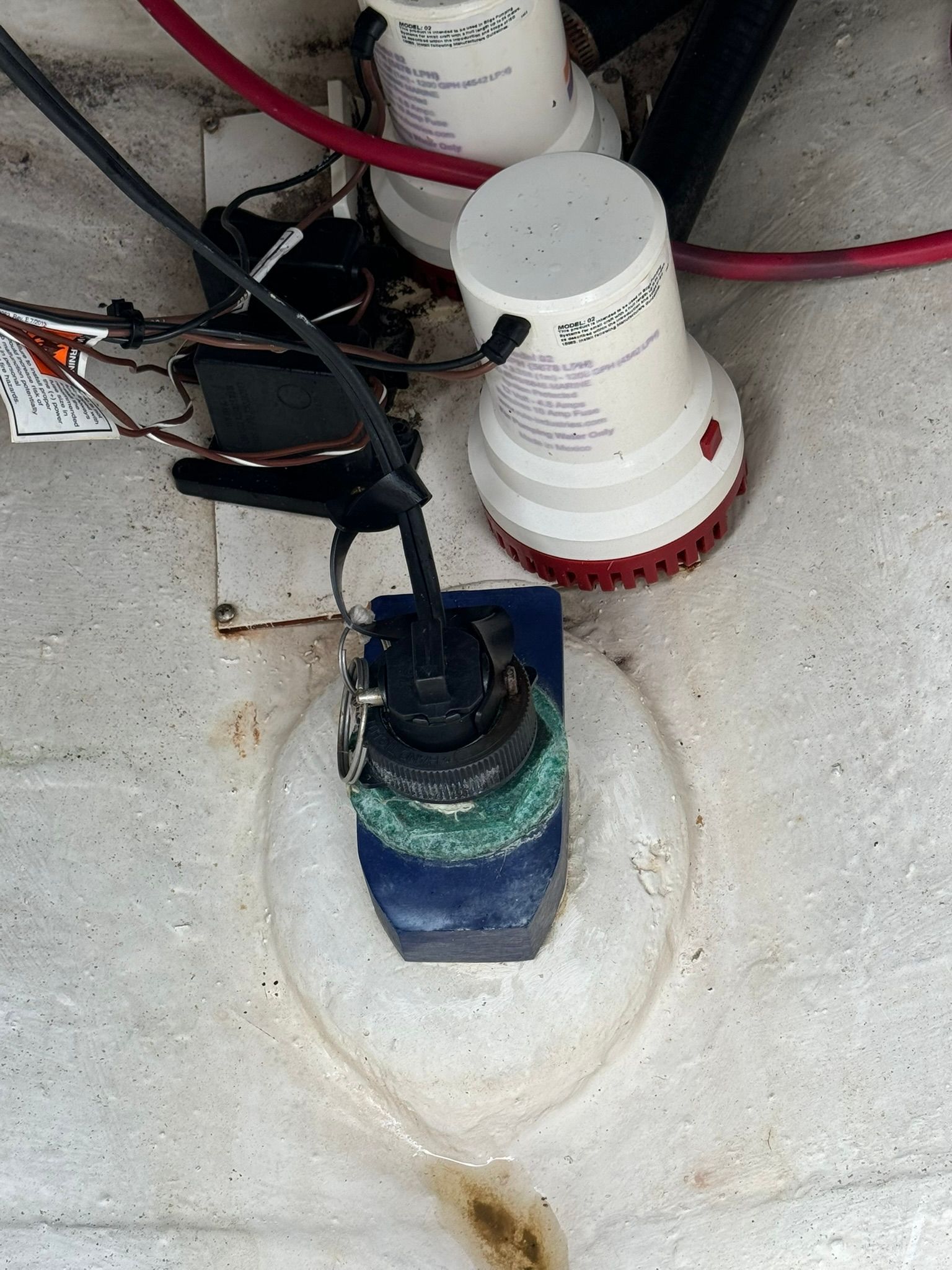 2004 Regulator 32 Forward Seating - 7