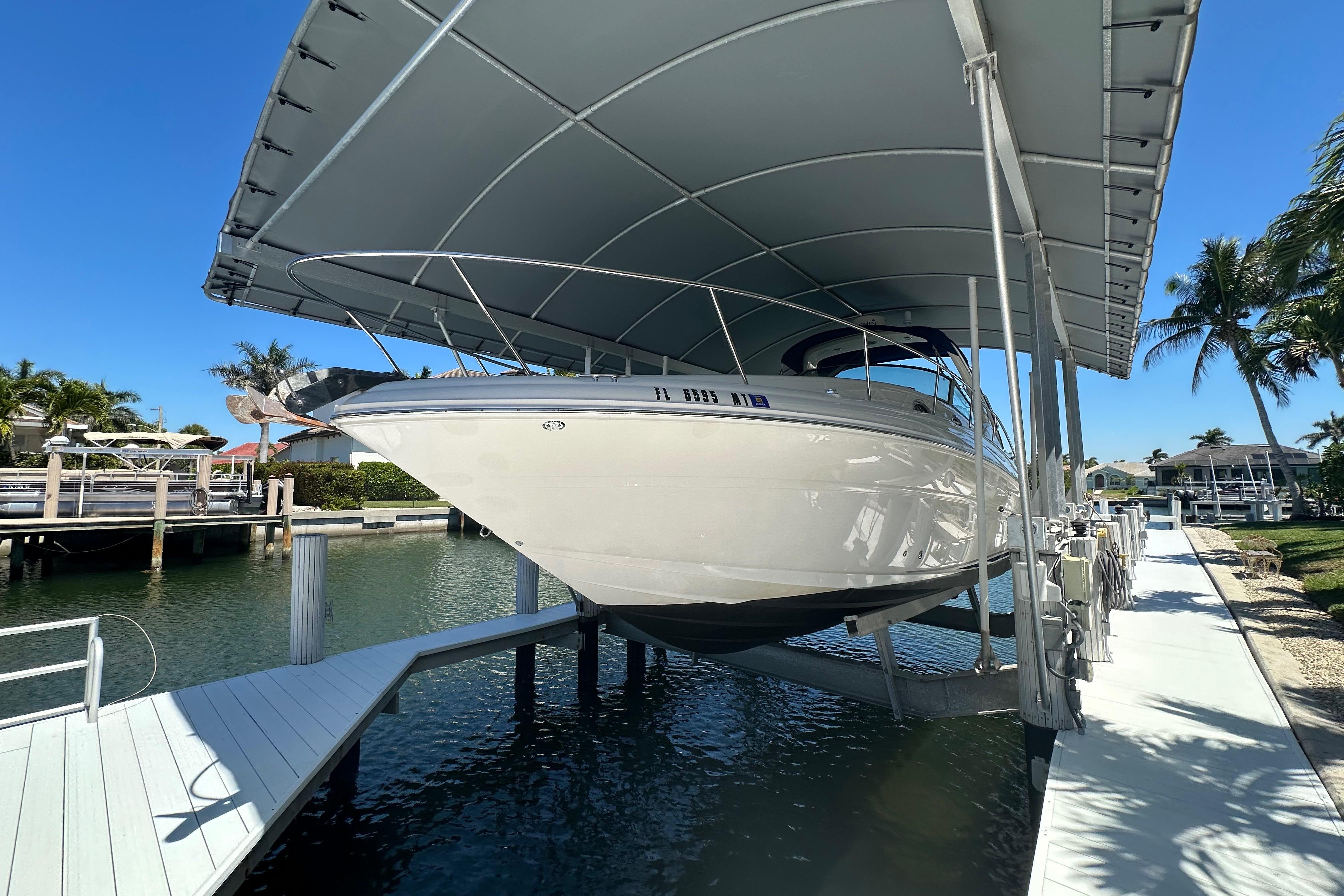 2005 Sea Ray Sundancer 320