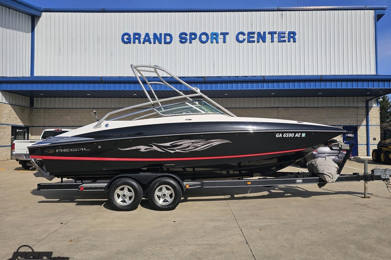 2008 Regal 2520 FasDeck