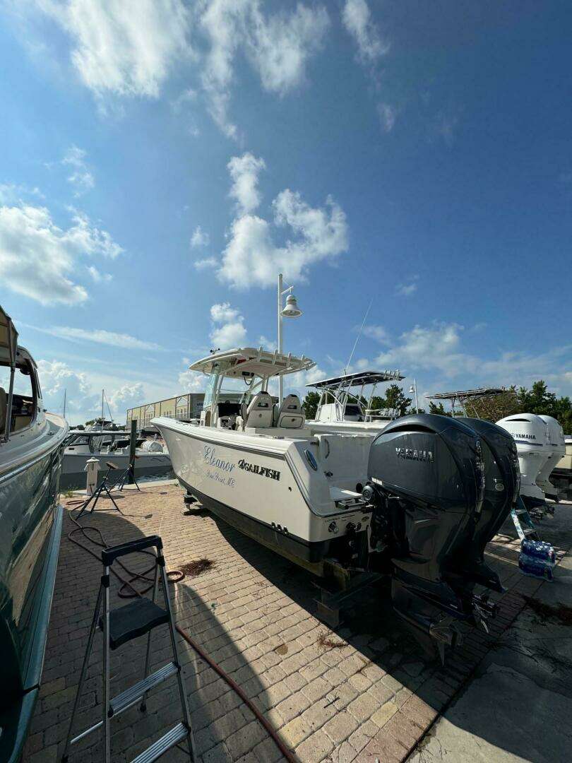 2023 Sailfish 290CC - Image 2