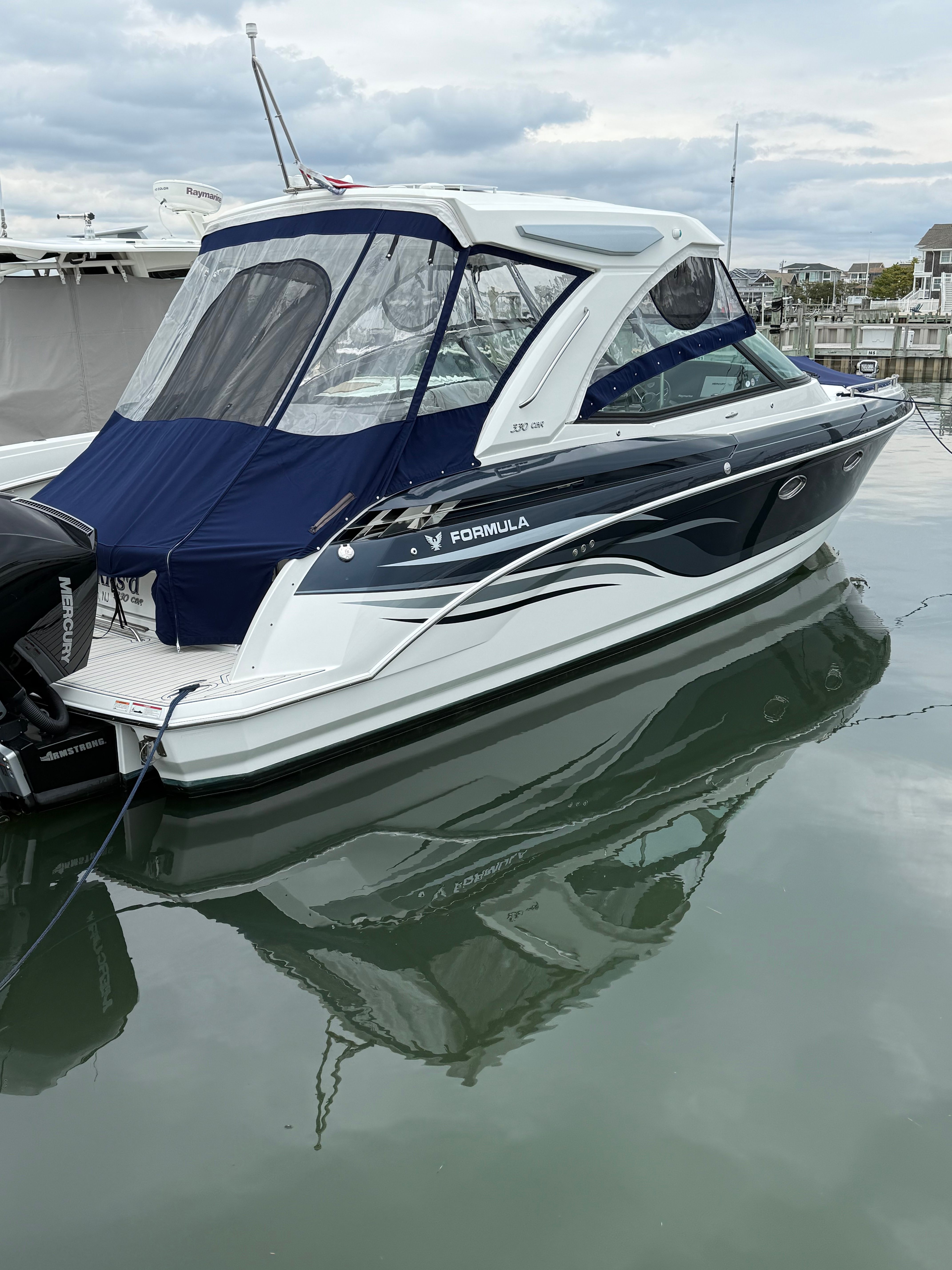 2024 Formula 330 Crossover Bowrider OB - 18