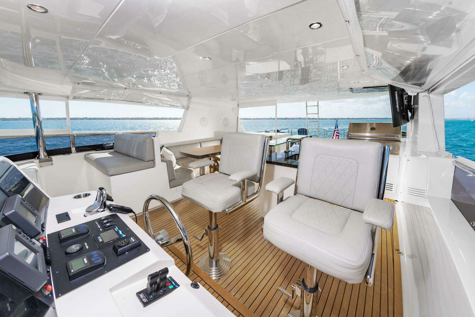 2017 Johnson 93 Flybridge - Image 12
