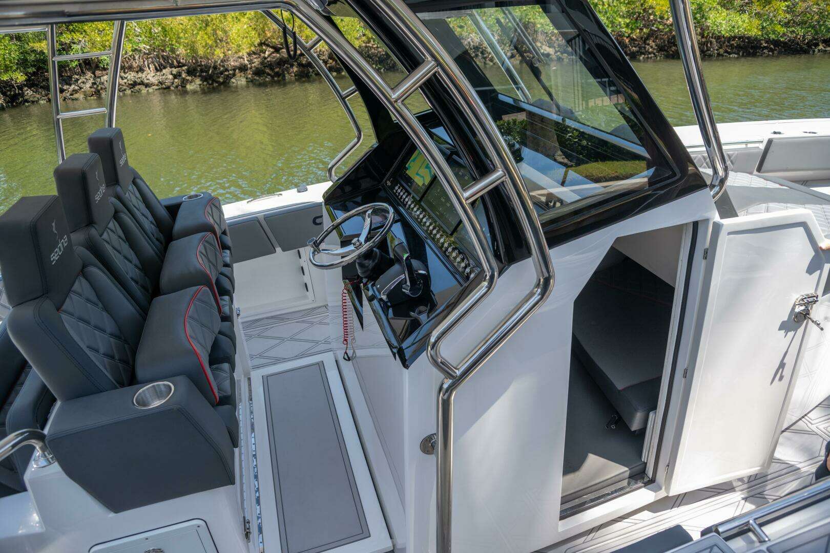 2025 Sedna 37 Open - Image 13