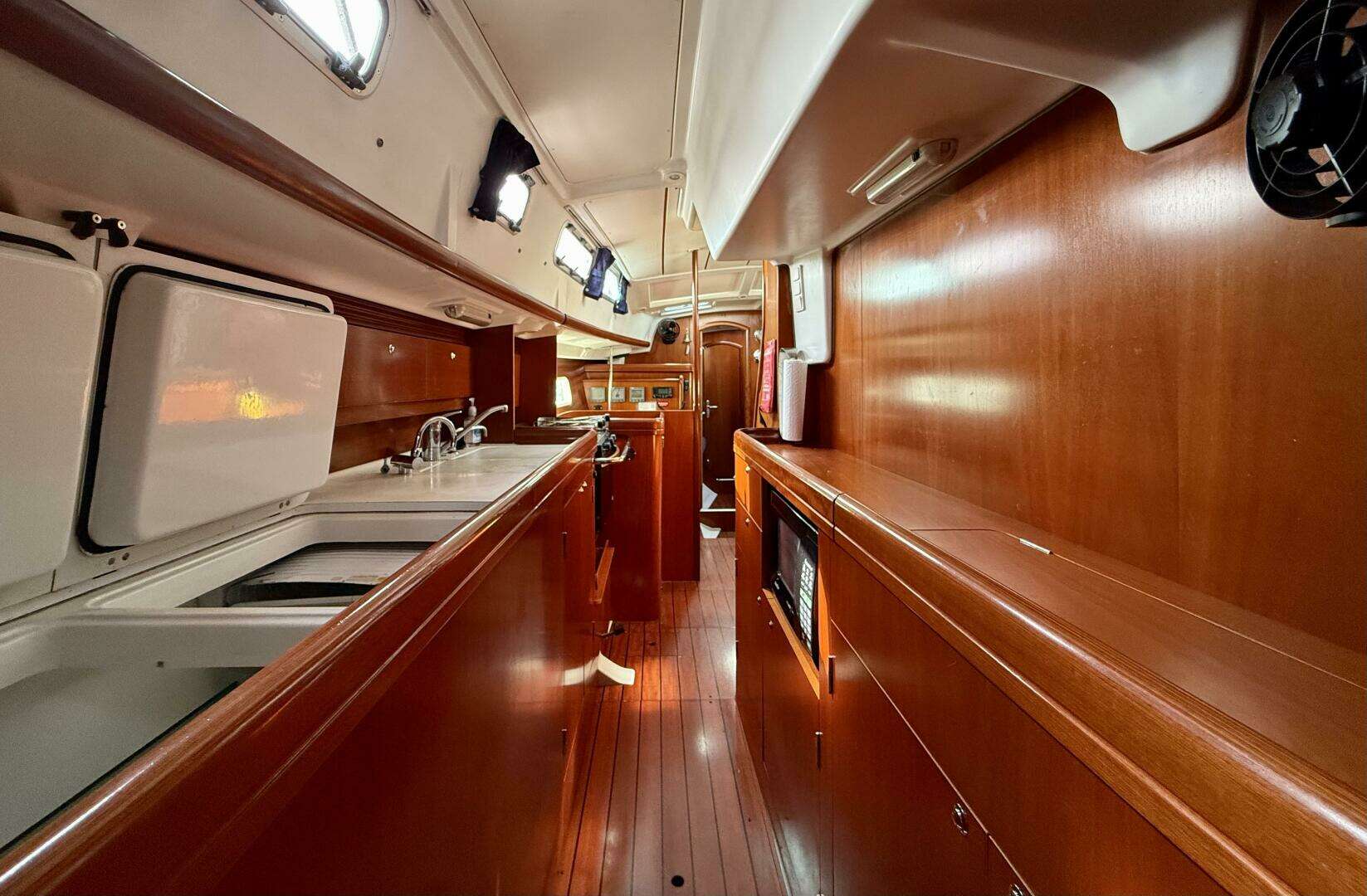 2003 Beneteau — - Image 36