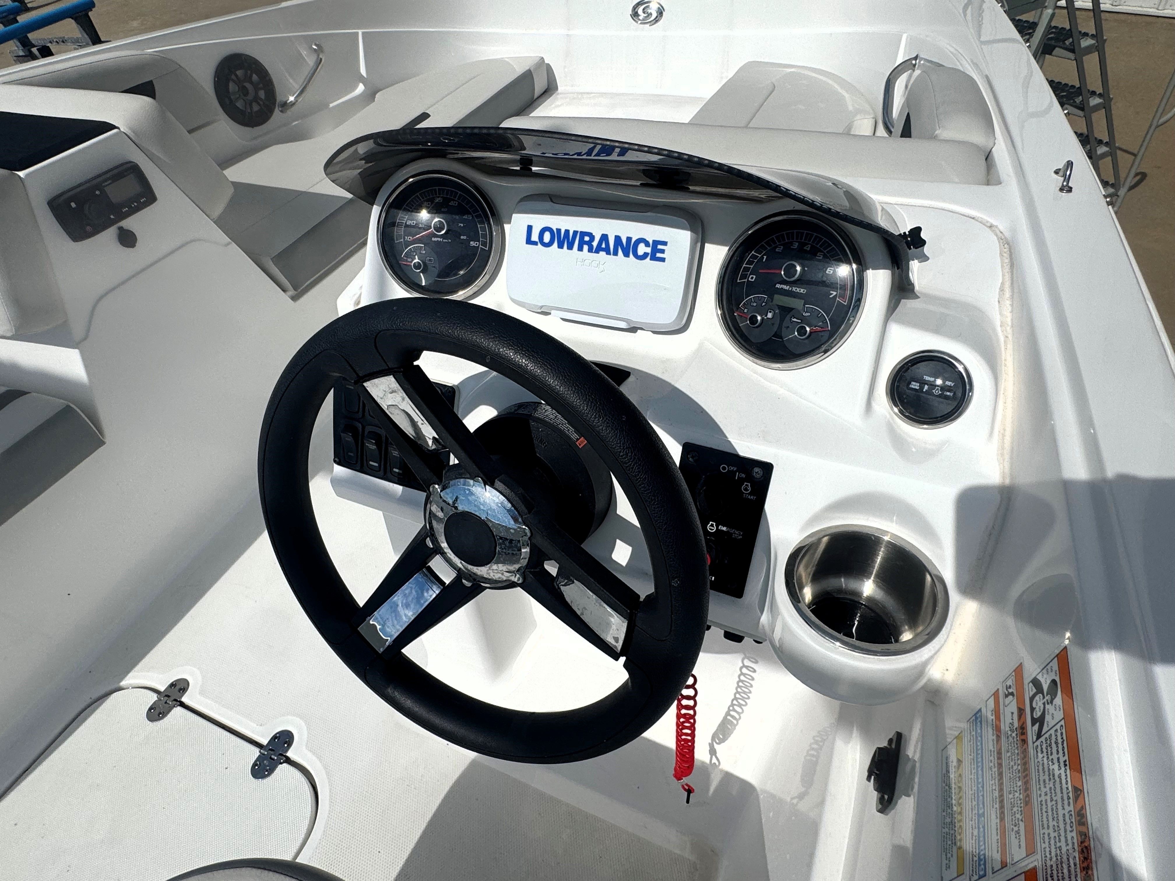 2021 Hurricane SunDeck Sport 185 OB - 3
