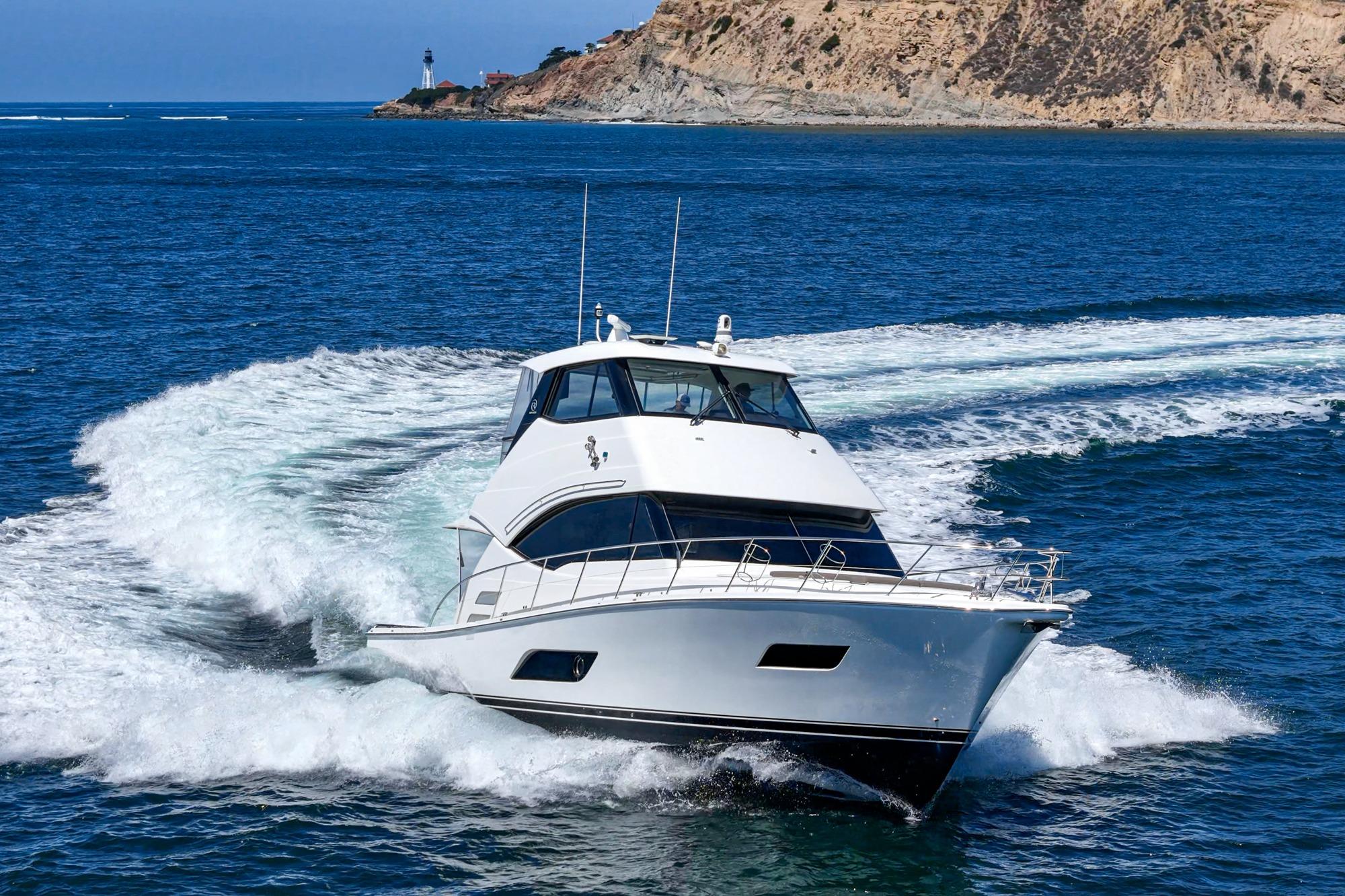 2019 Riviera 52 Enclosed Flybridge