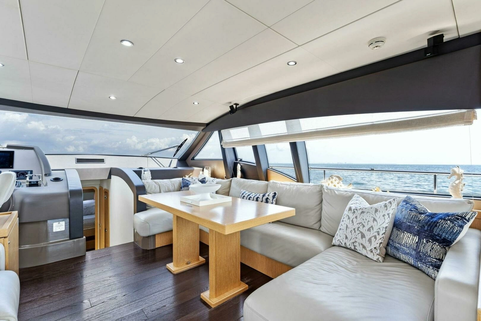 2013 Ferretti Yachts 620 - Image 16