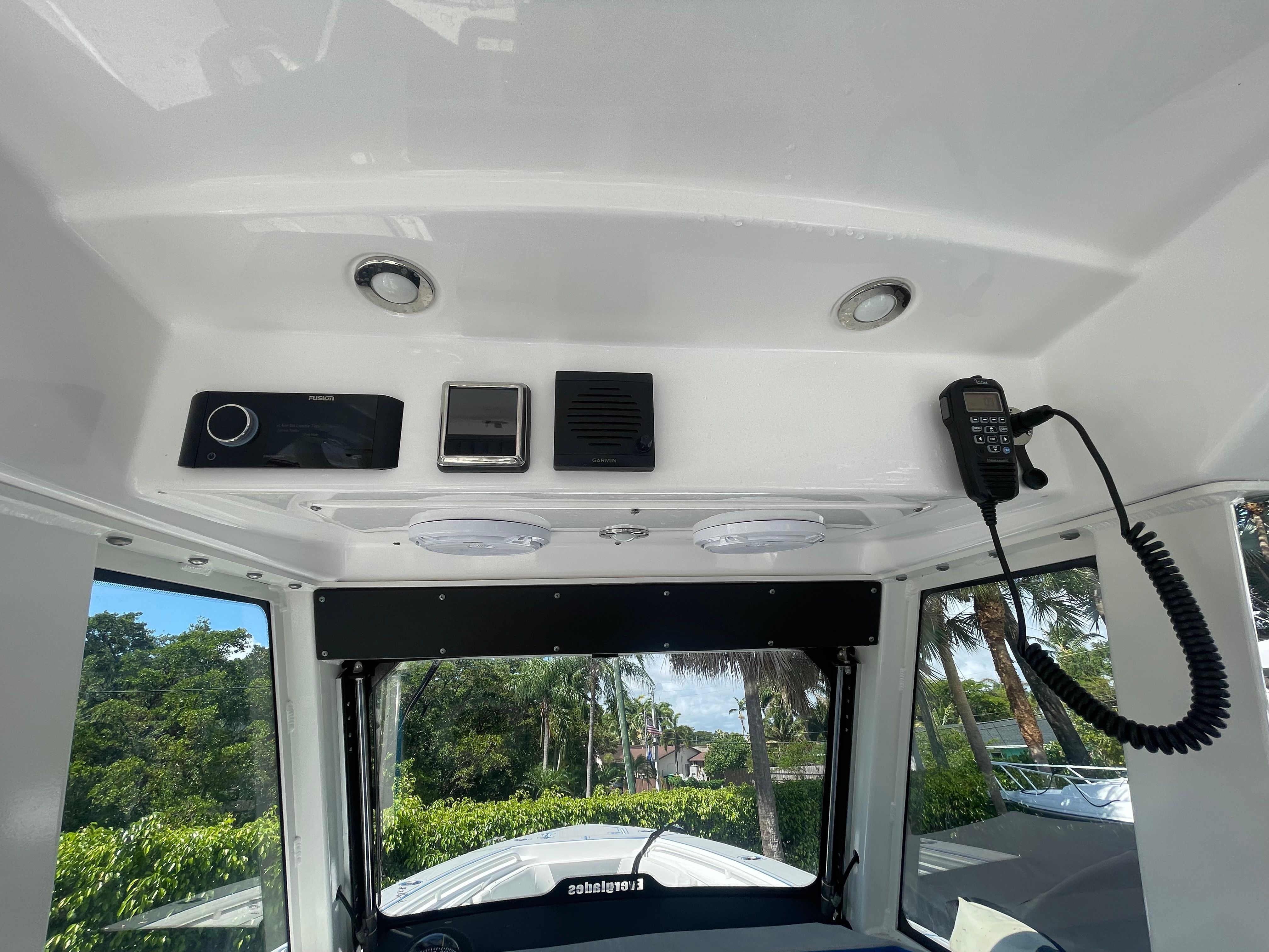 2017 Everglades 325 Center Console - 70