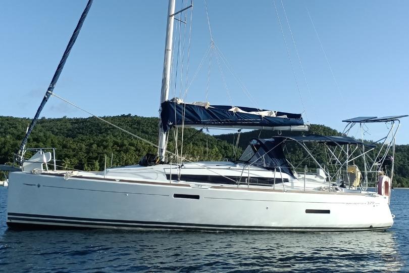 2012 Jeanneau Sun Odyssey 379
