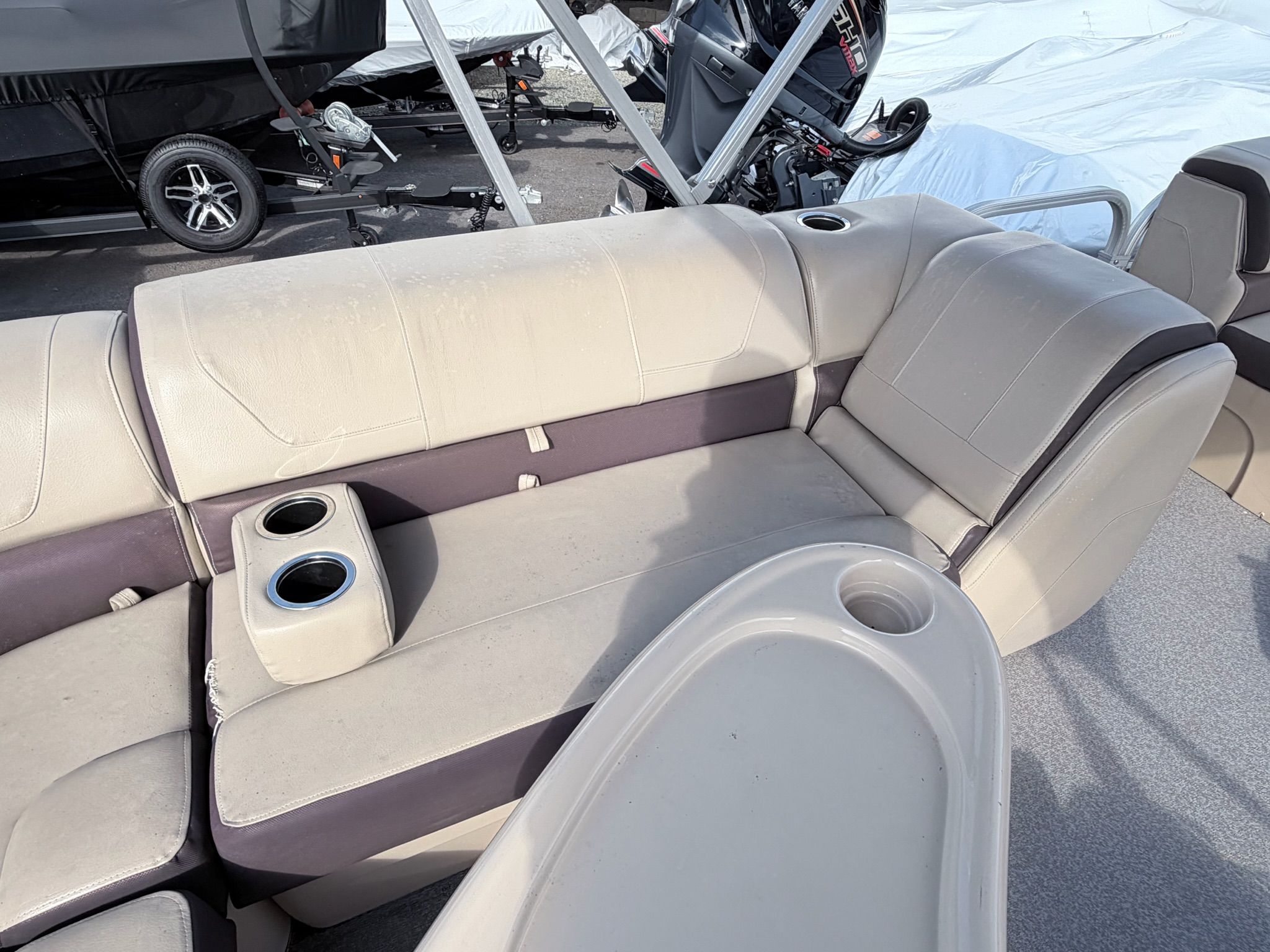2018 Sun Tracker Party Barge 20 DLX - 9