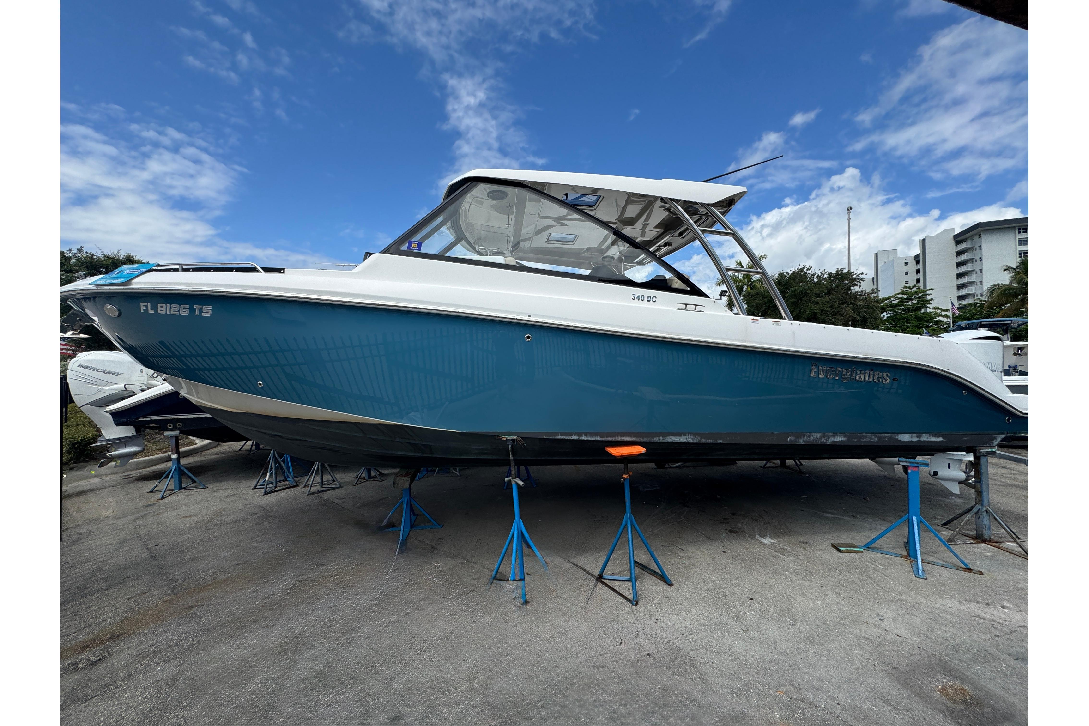 2019 Everglades 340 Dual Console