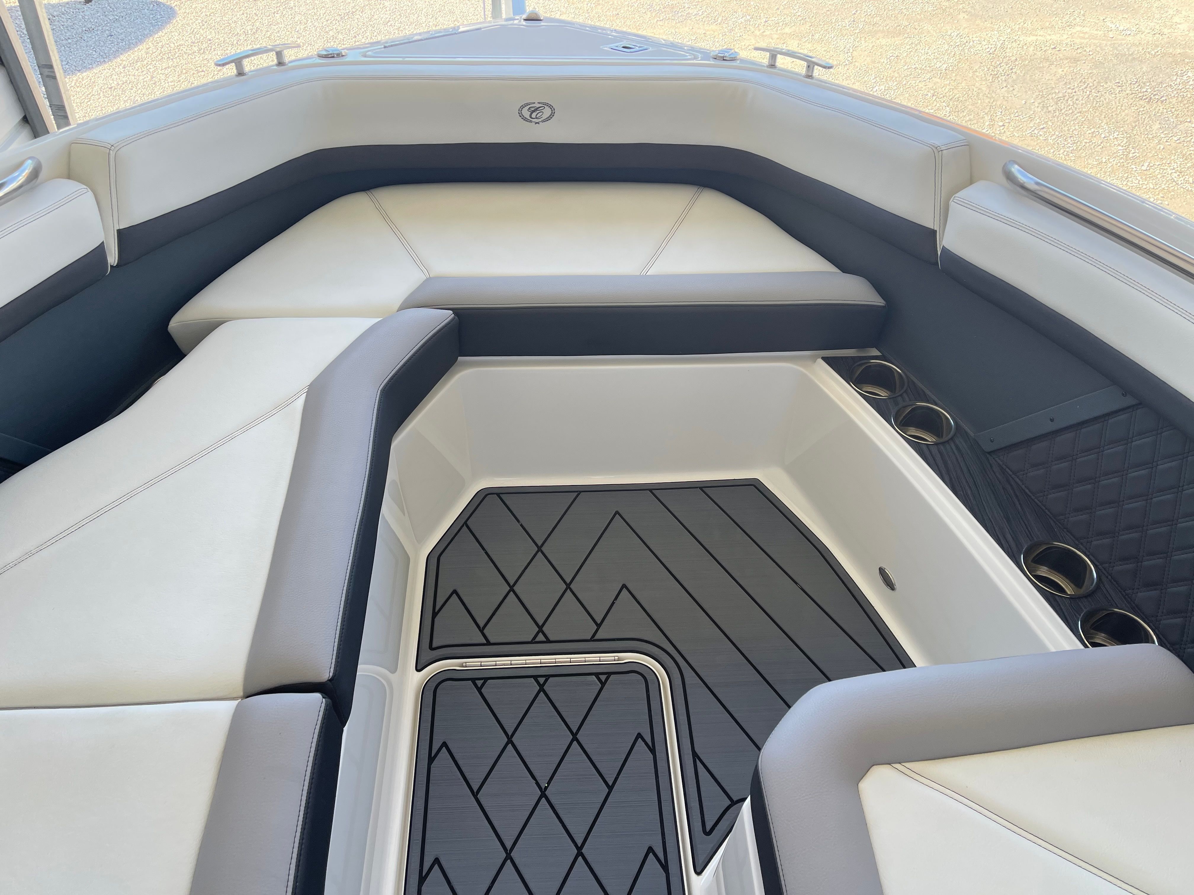 2022 Cobalt R8 Outboard interior with sleek seating.