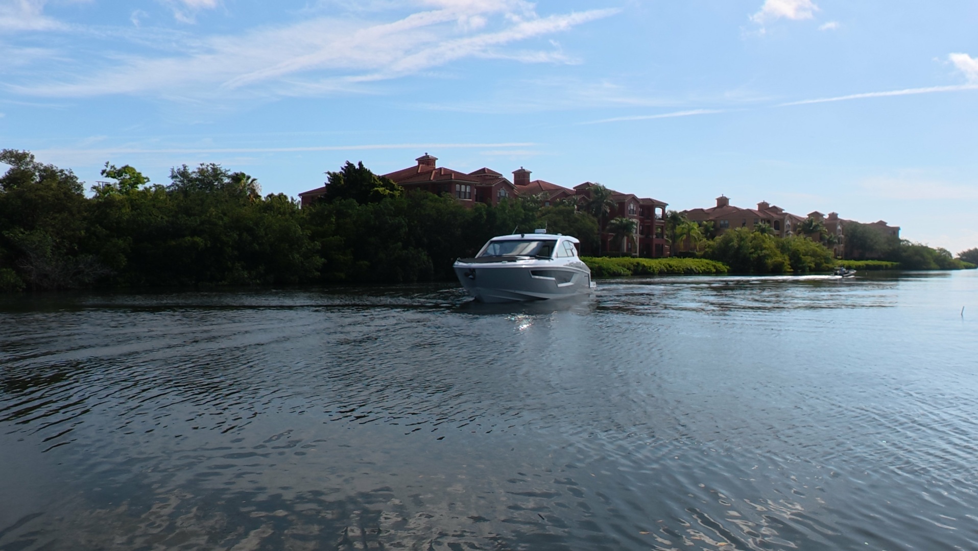 2026 Cruisers Yachts 50GLS OB - Image 3