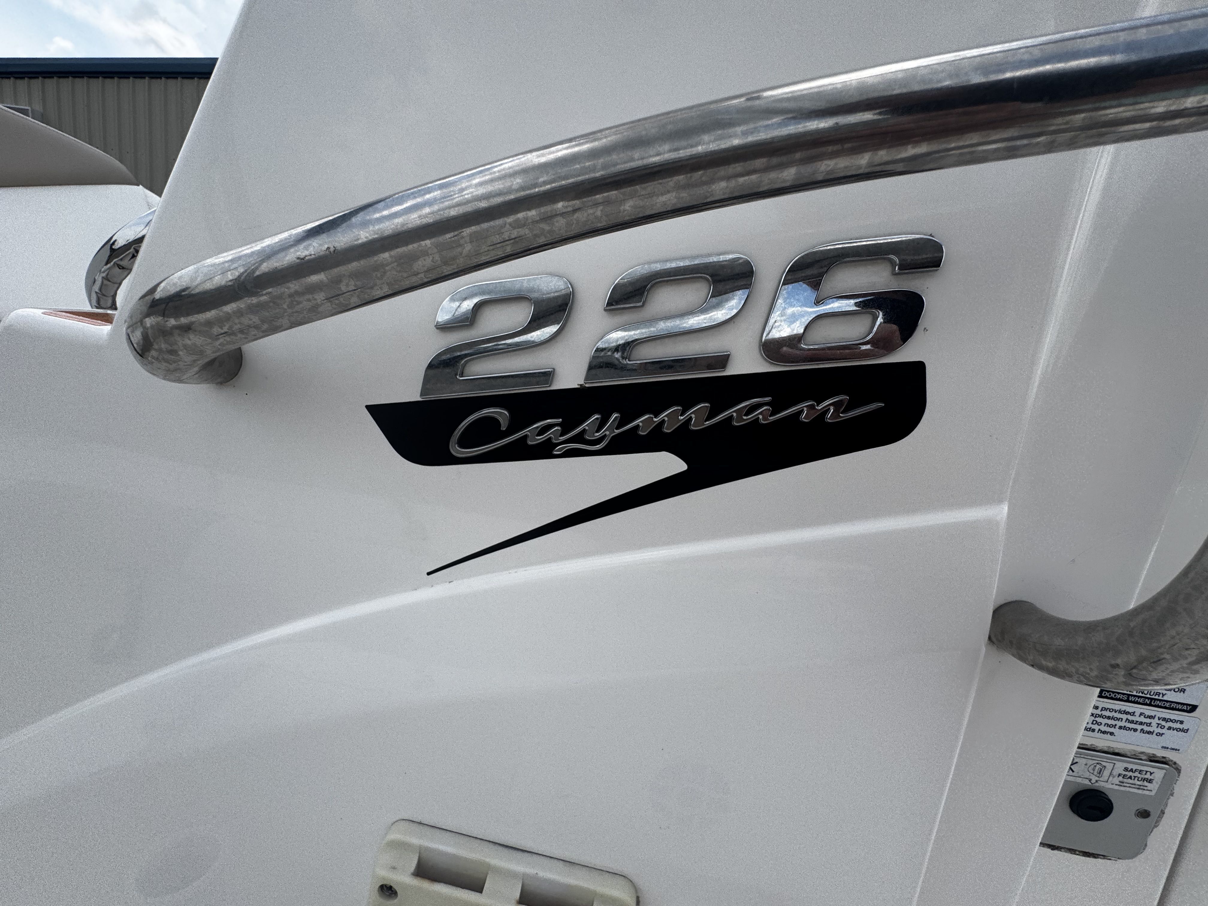 2022 Robalo Cayman 226 - 14
