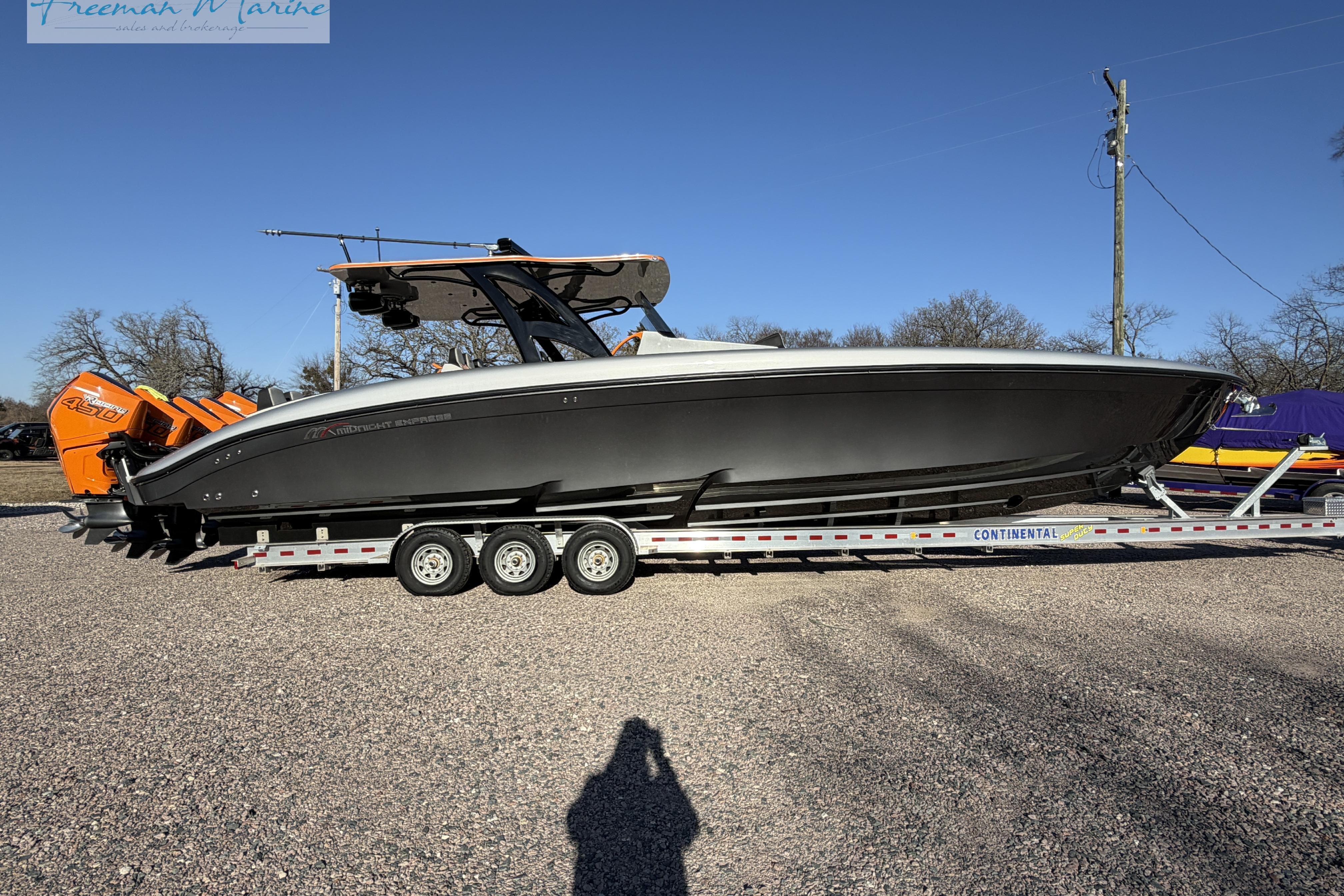 2020 Midnight Express 43 Open