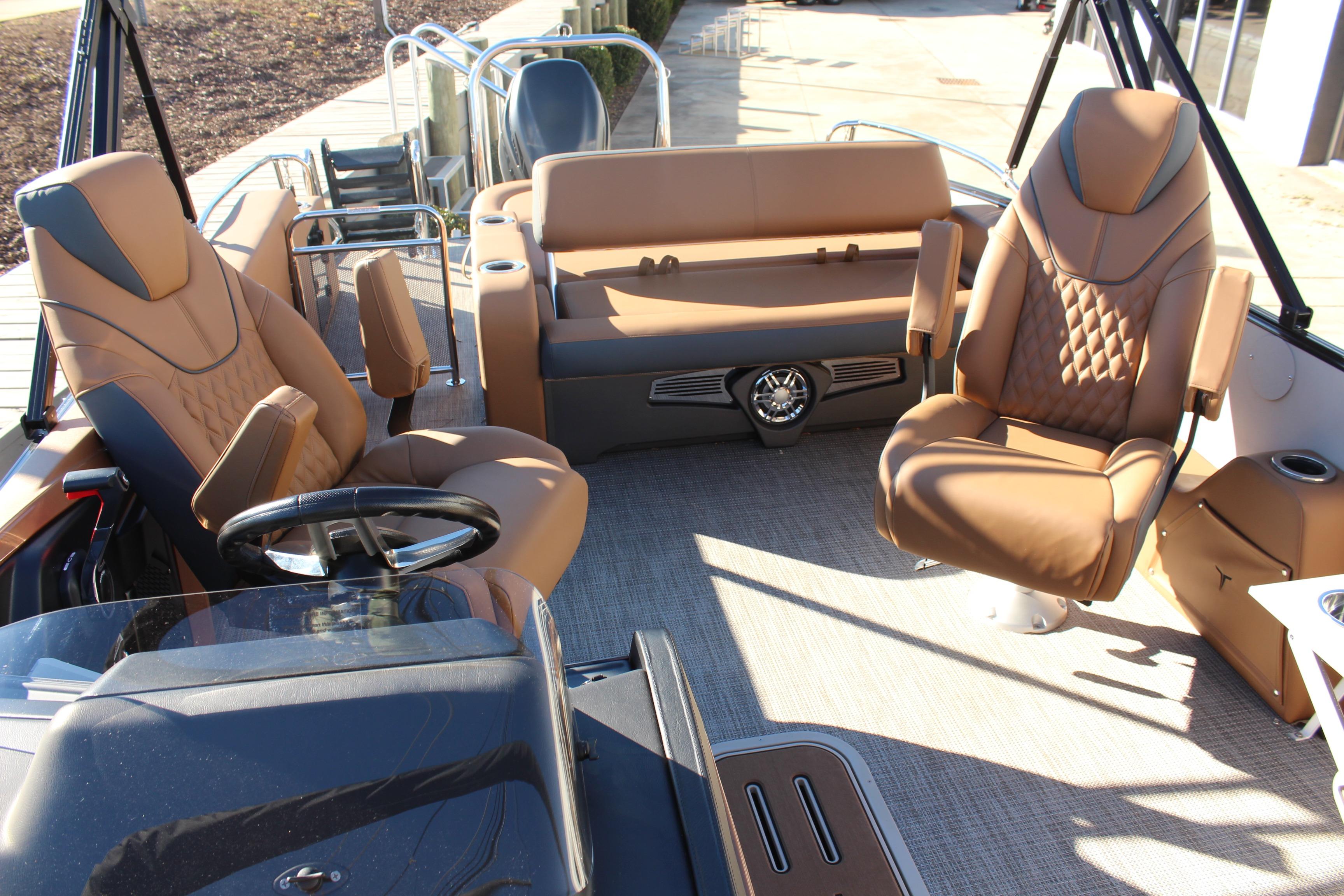 2026 Tahoe Pontoon Cascade Versatile Rear Bench with luxurious tan seating and modern design.