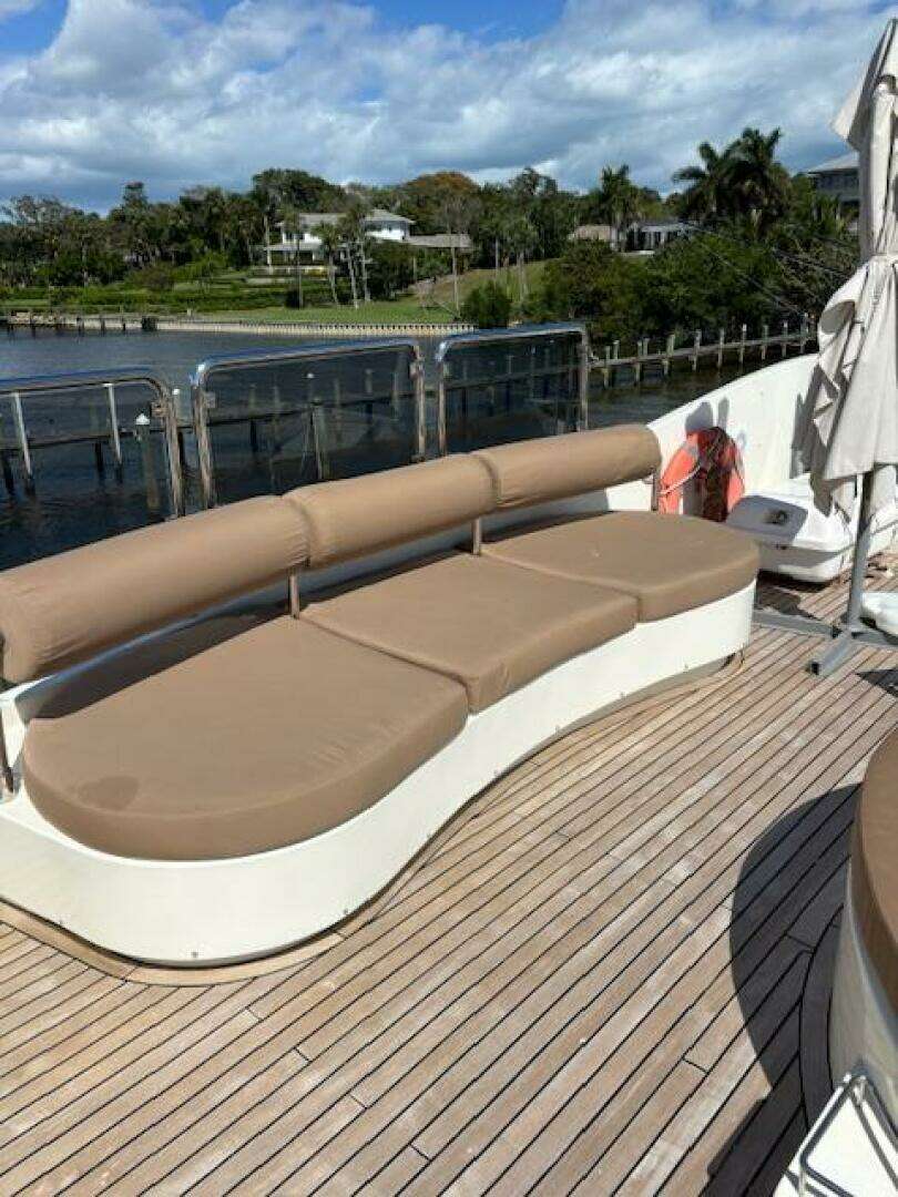 2009 Astondoa 95 GLX - Image 19