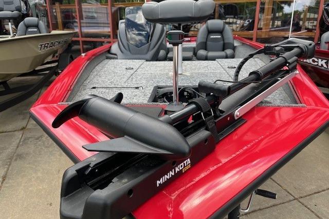 2026 Tracker Pro Team 175 boat with Minn Kota Edge trolling motor, red exterior.