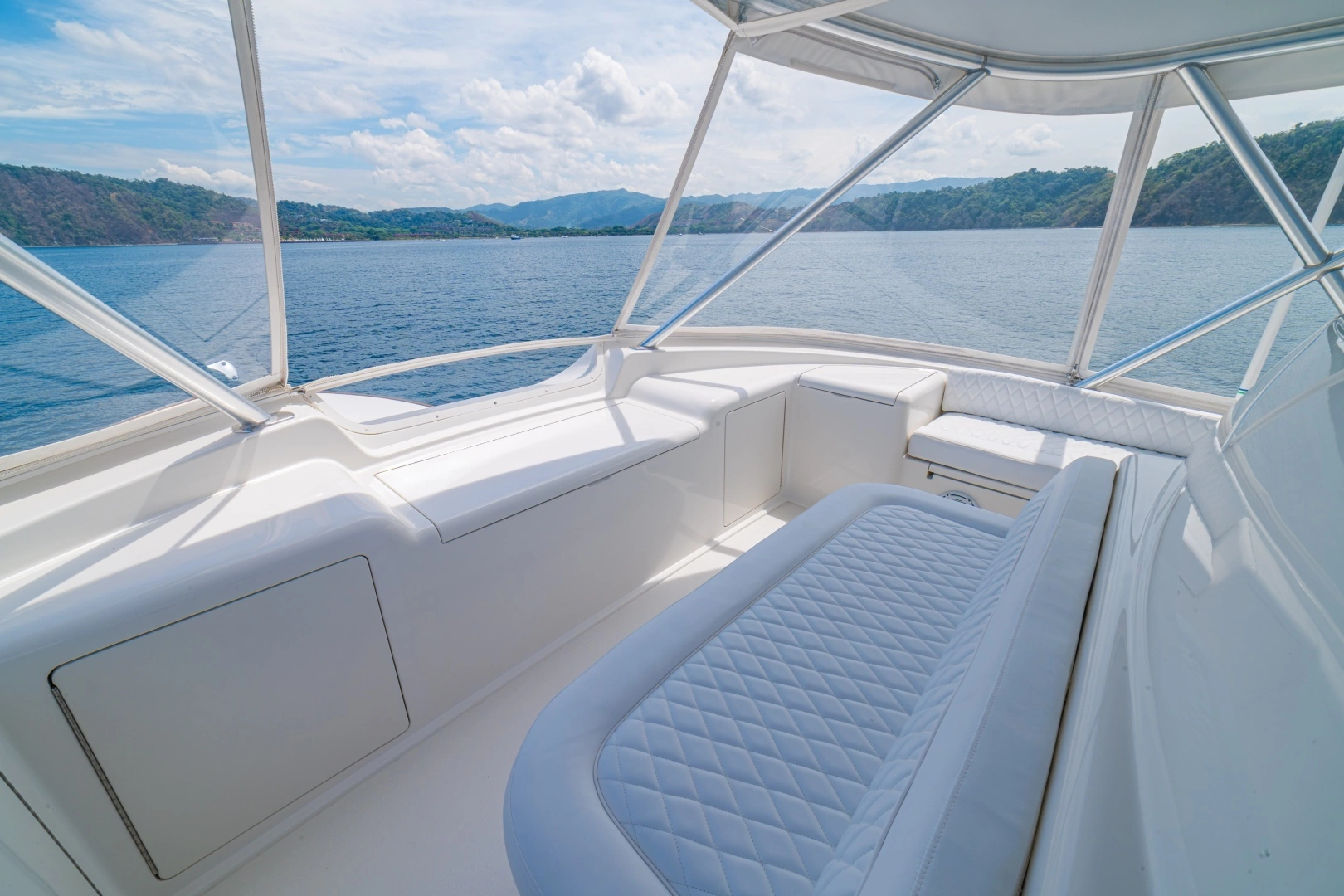 2012 Viking 60 Convertible - Image 13