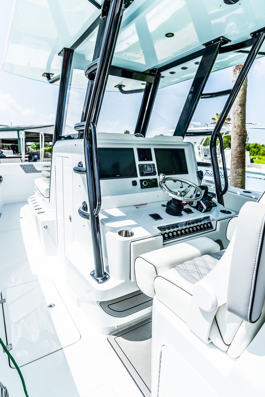 2026 Invincible Catamaran - 16