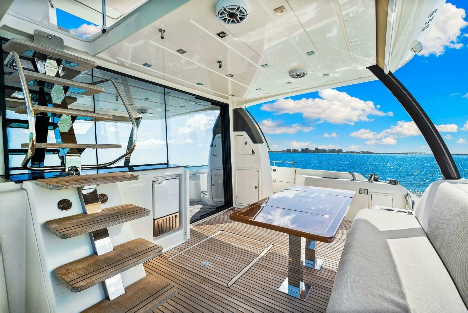 2019 Prestige 630 Flybridge - Image 23