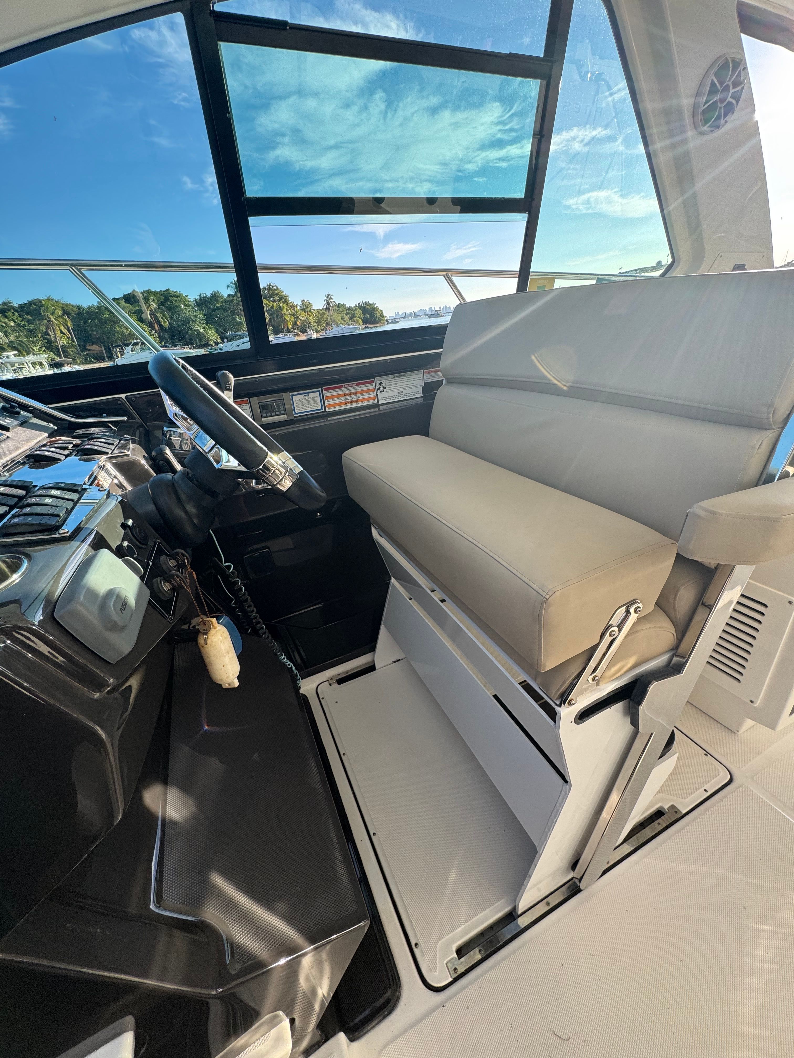 2016 Monterey 360 Sport Coupe - 5