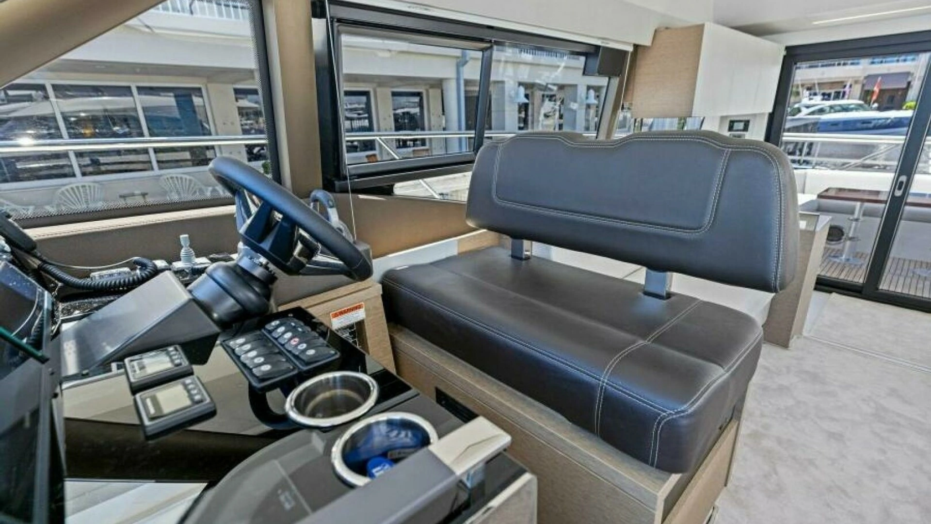 2025 Prestige 460 - Image 15