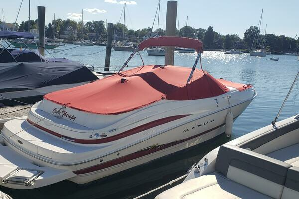 2004 Maxum 2400 SCR