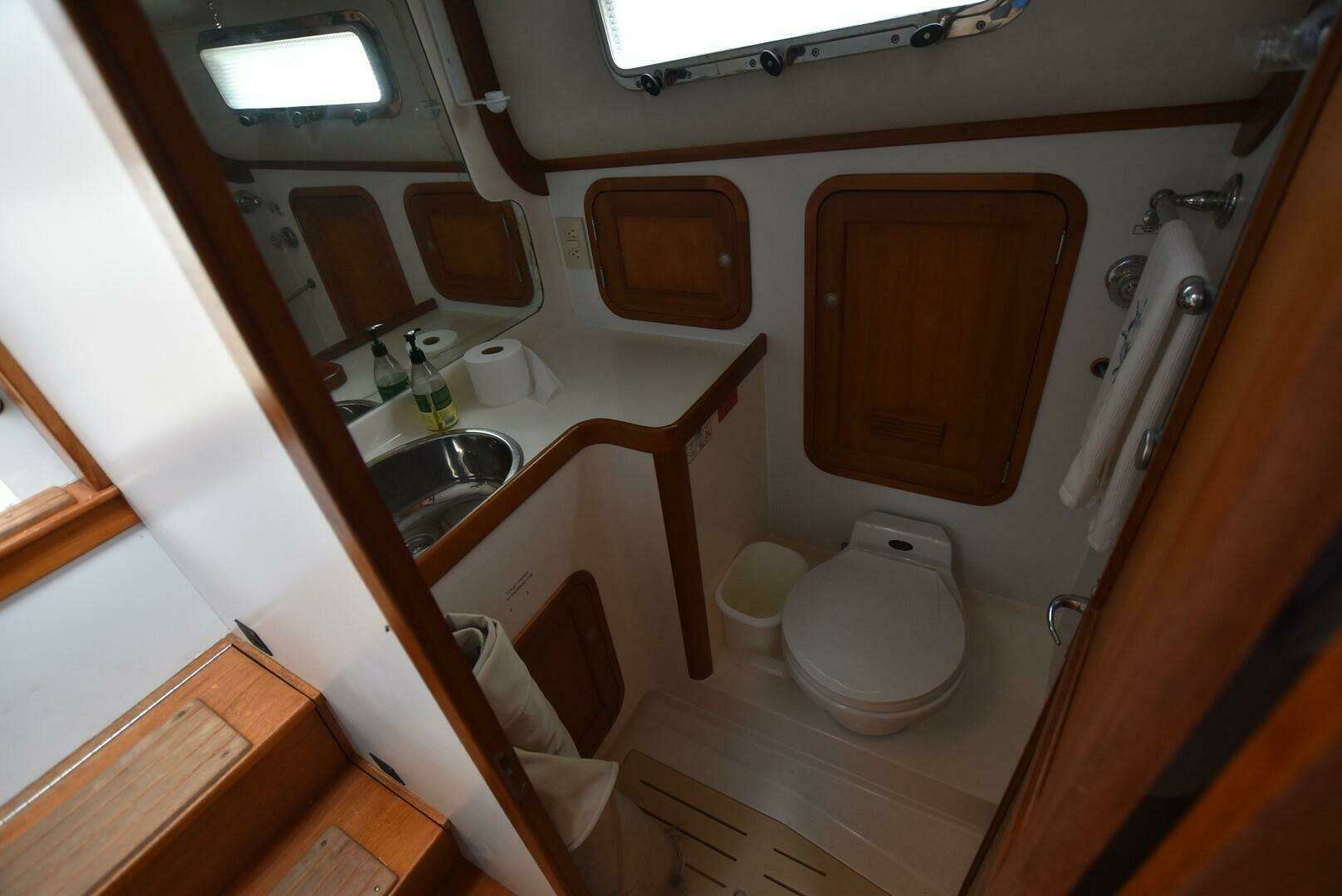 1999 Legacy 34 Express - Image 17